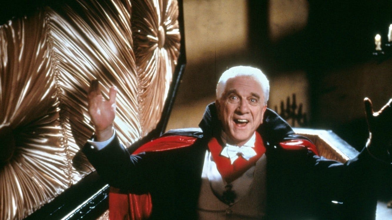 Drácula: Morto, mas Feliz backdrop