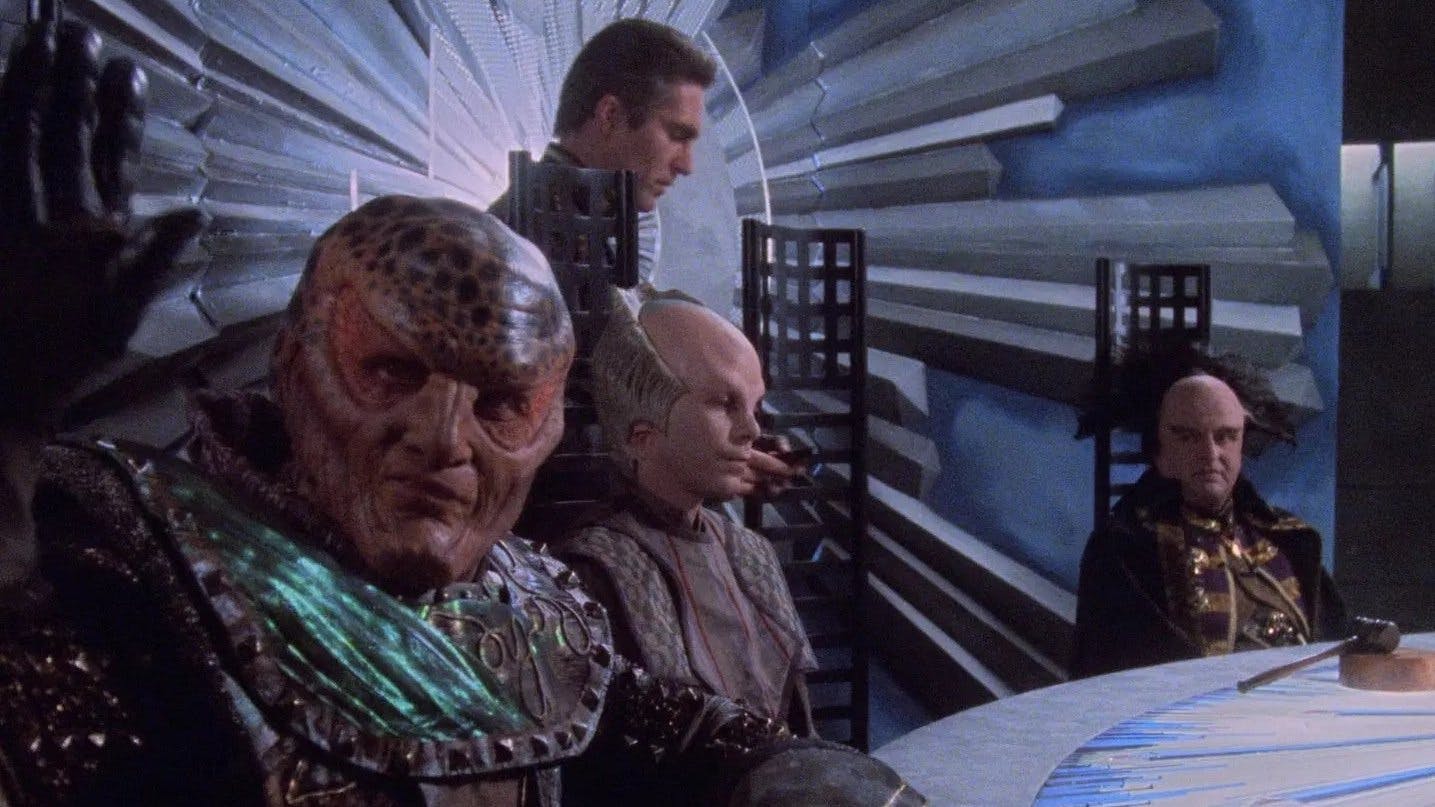 Babylon 5 - episódio 1x9
