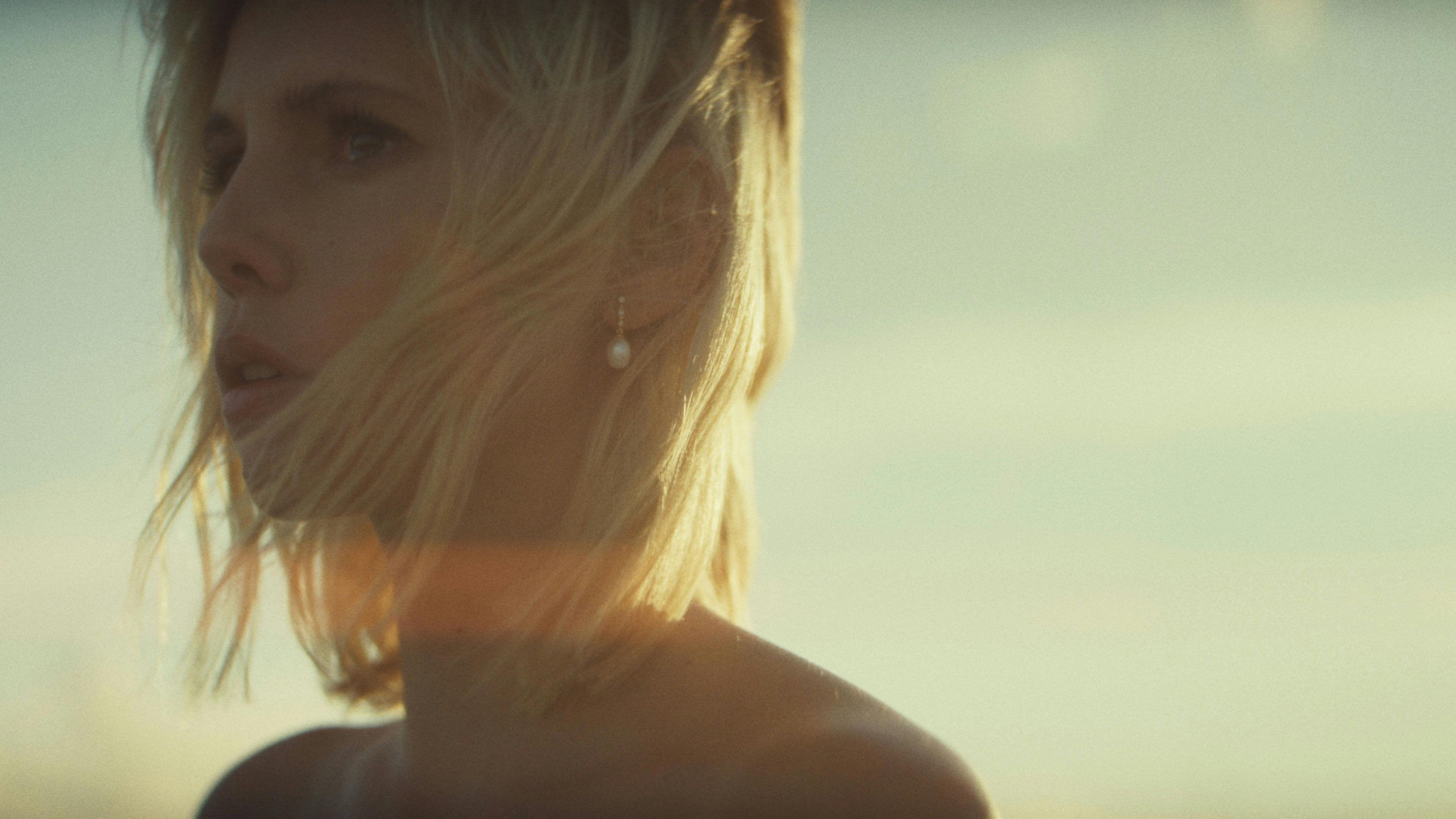 Ninguém Como Tu backdrop