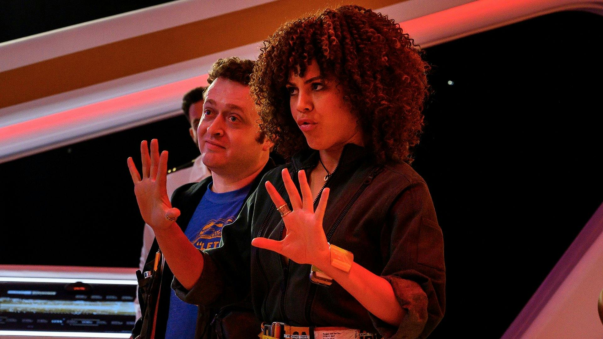Avenue 5 - episódio 1x2