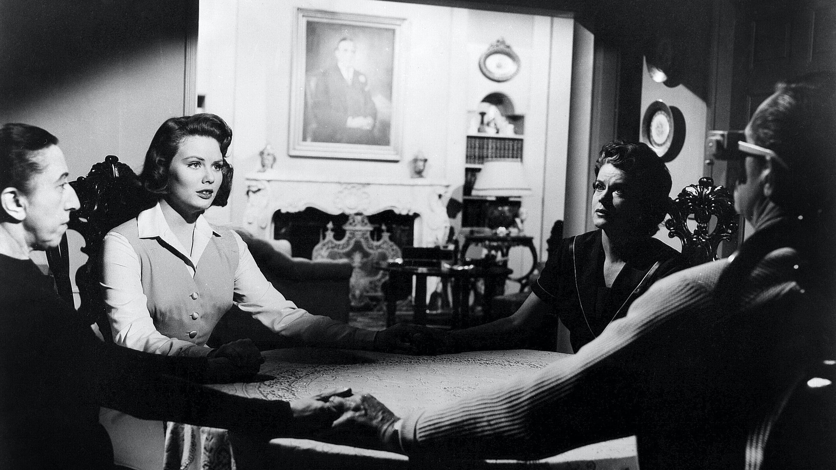 13 Fantasmas backdrop