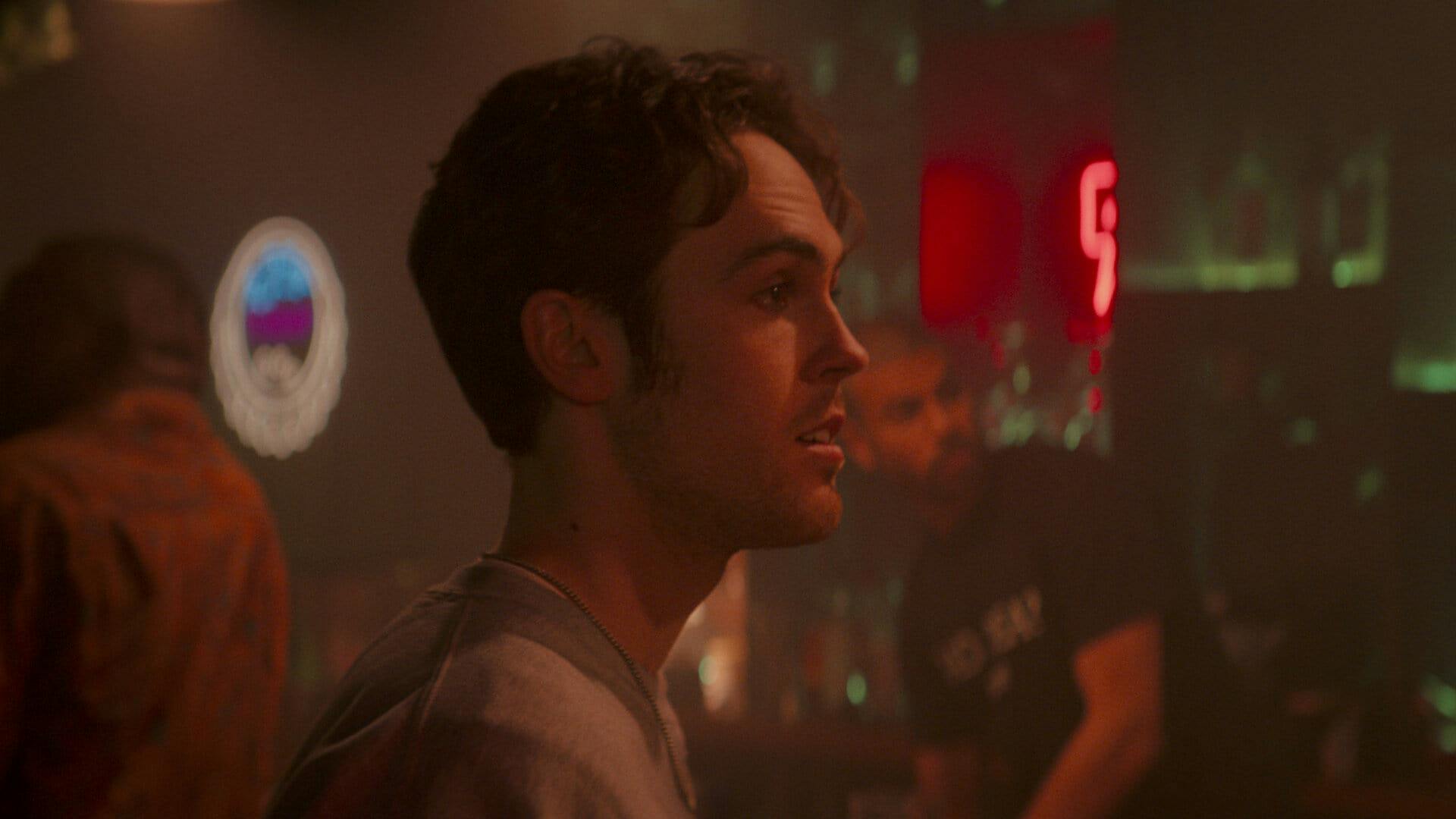 KAOS - episódio 1x2