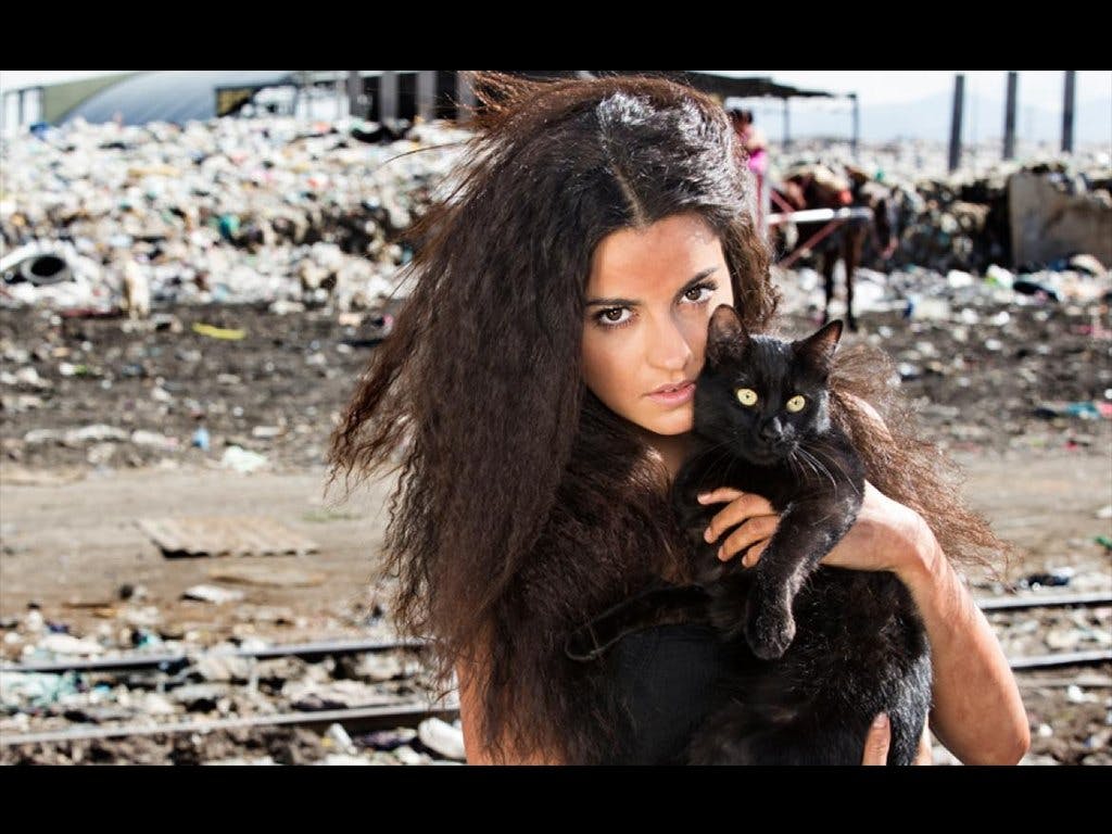 A Gata - episódio 1x1