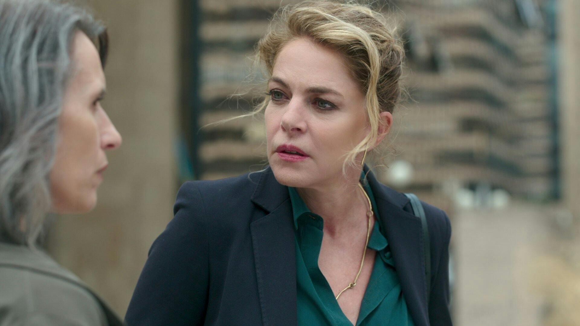 Sara: A Mulher nas Sombras - episódio 1x2