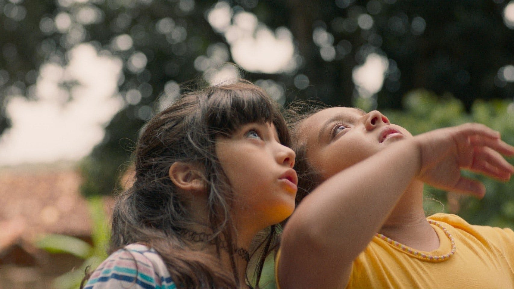 A Natureza das Coisas Invisíveis backdrop