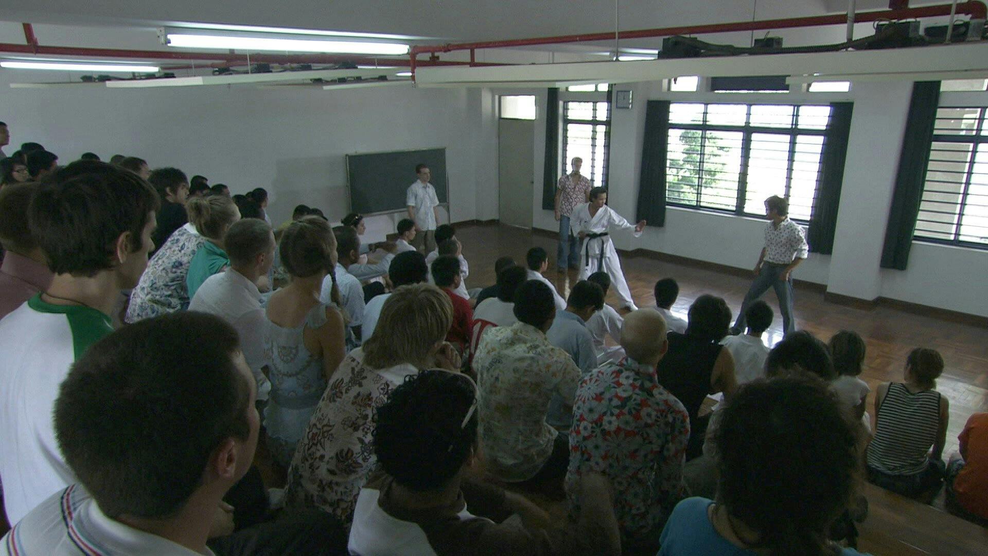Bruce Lee: A Lenda - episódio 1x23
