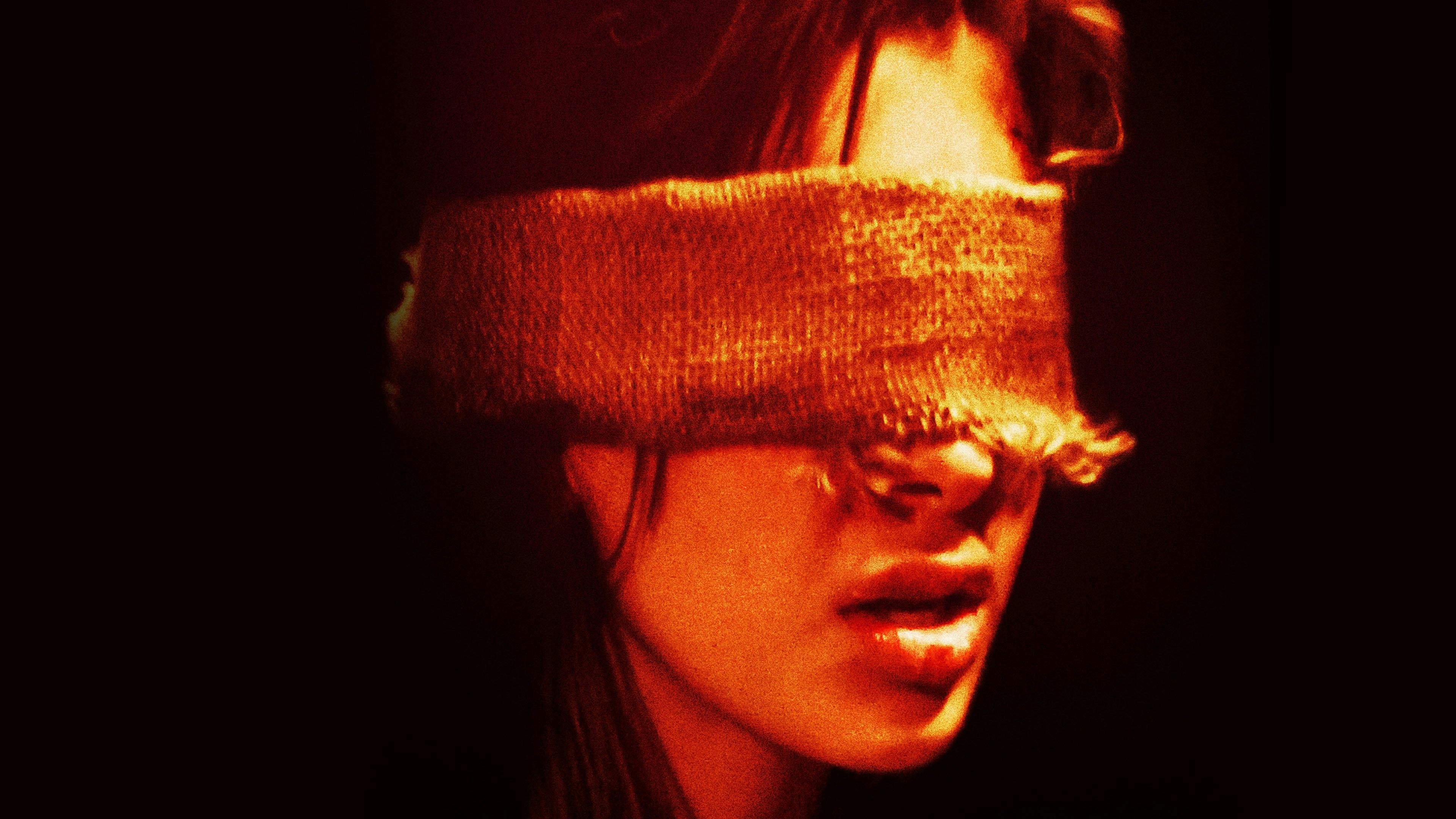 A Garota da Casa ao Lado backdrop