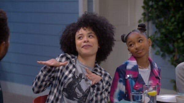 That Girl Lay Lay - episódio 1x2