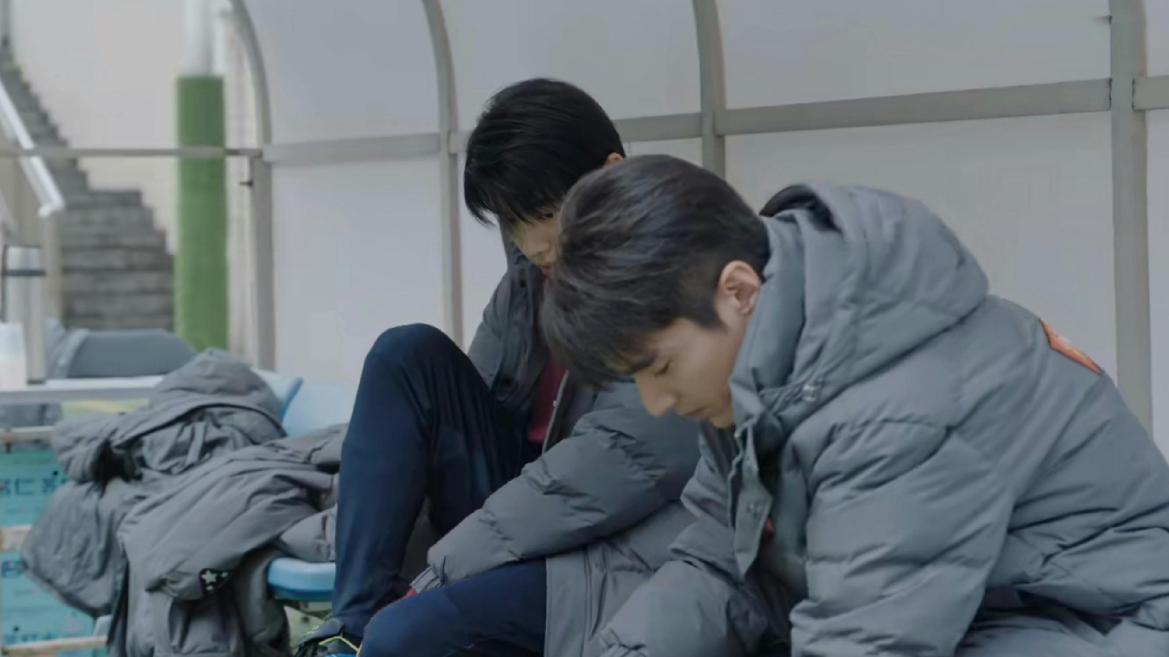 Amor entre estranhos backdrop