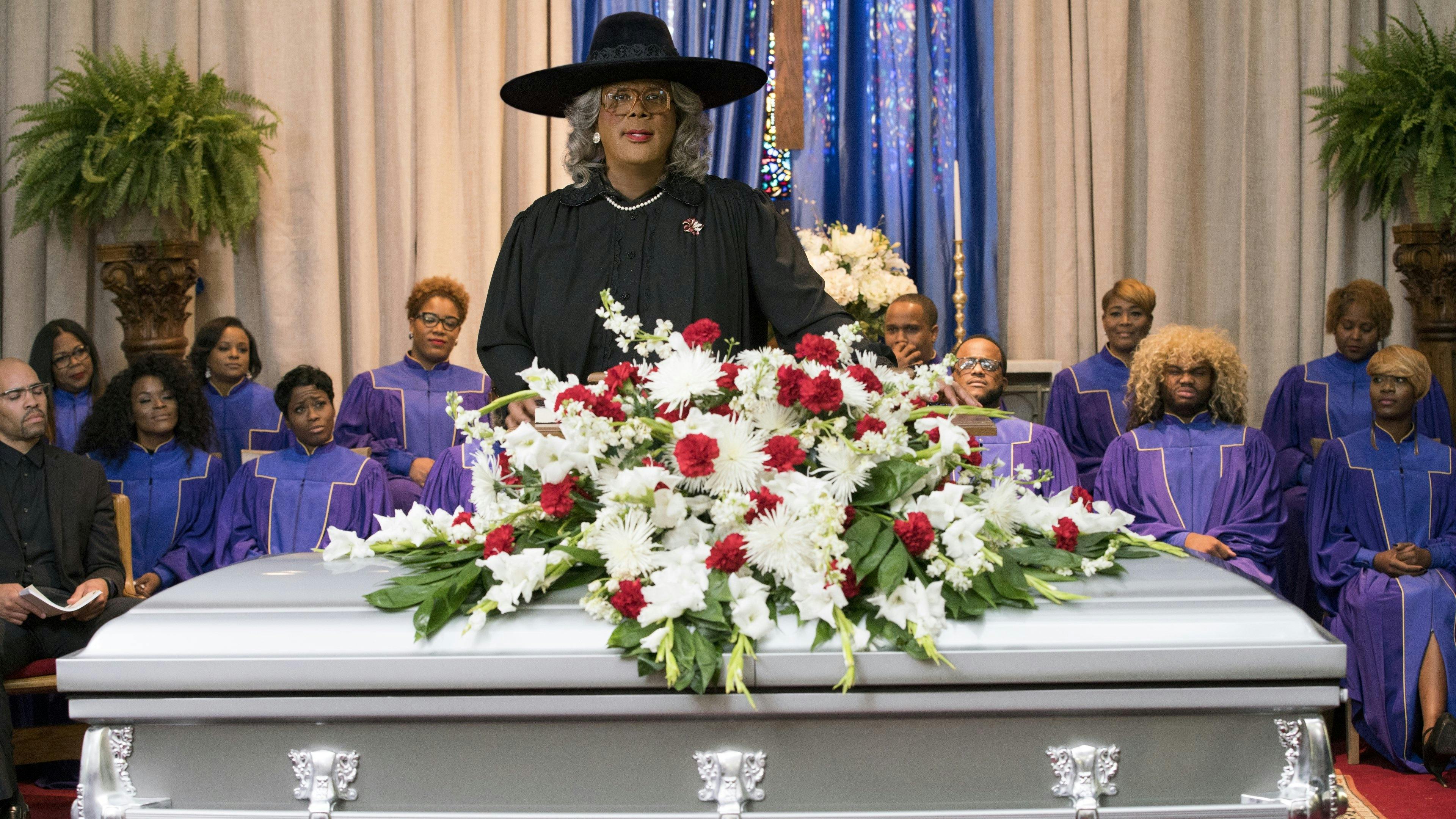 Um Funeral em Família backdrop