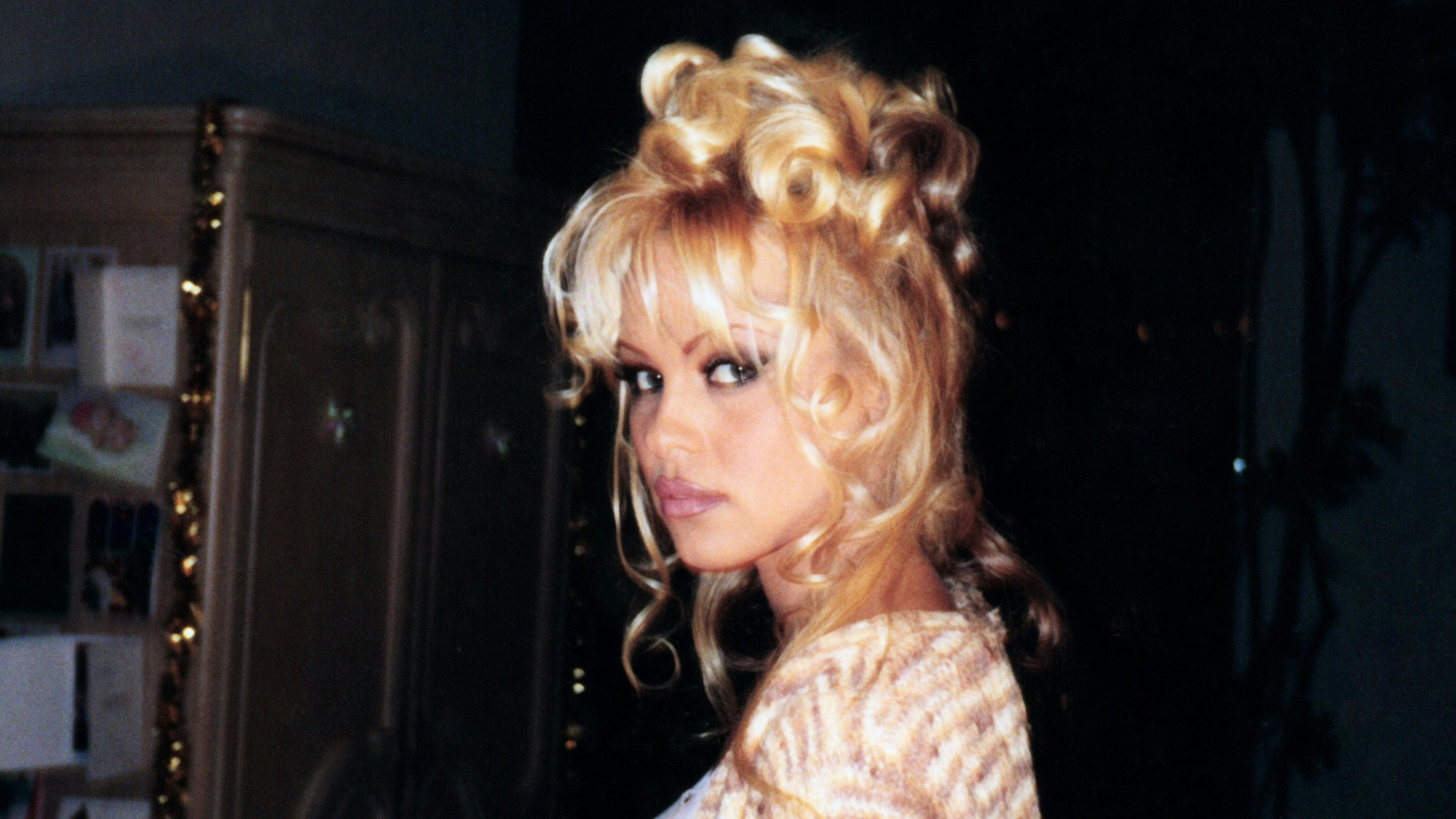 Pamela Anderson - Uma História de Amor backdrop