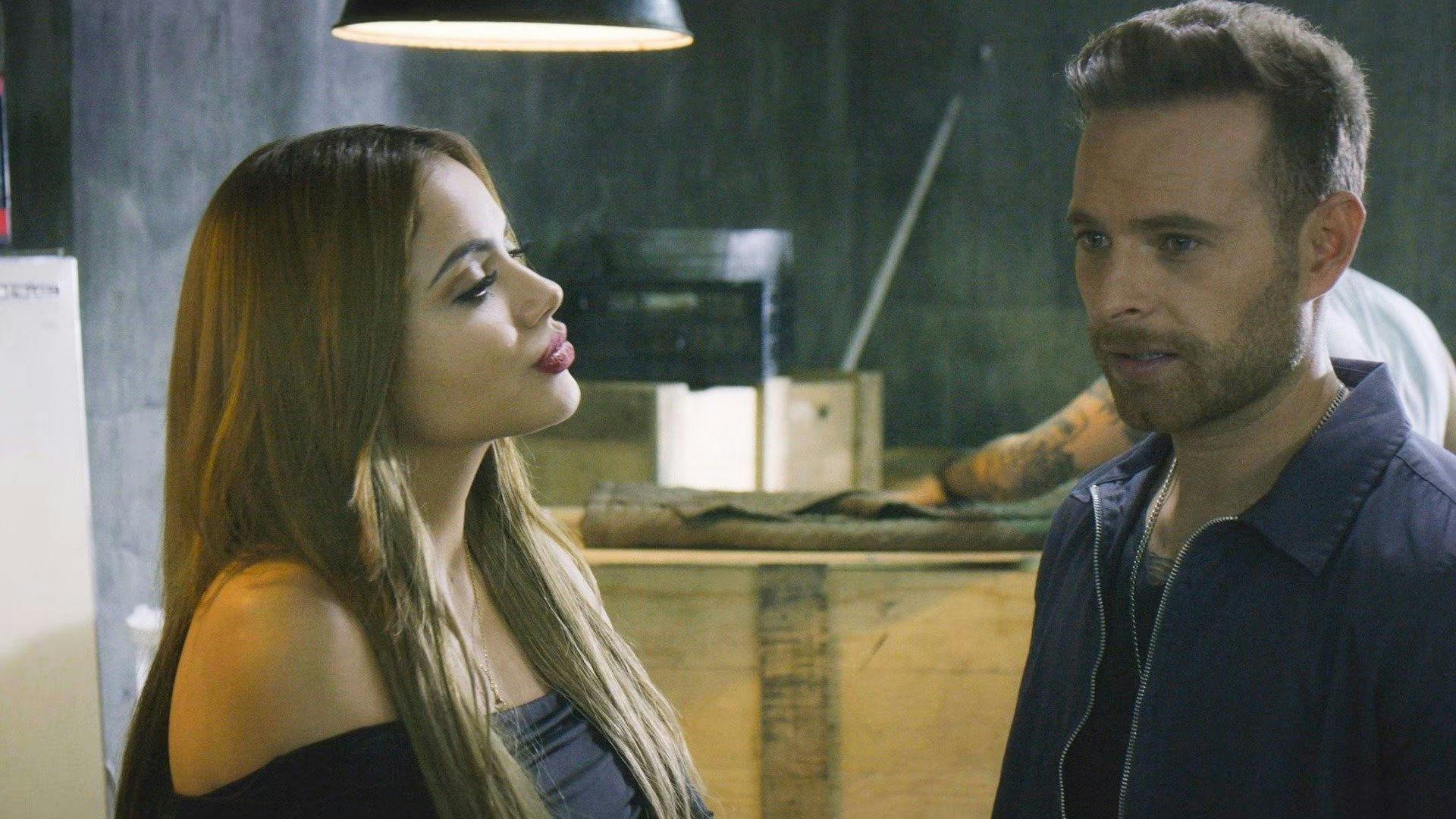 Falsa Identidade - episódio 1x42