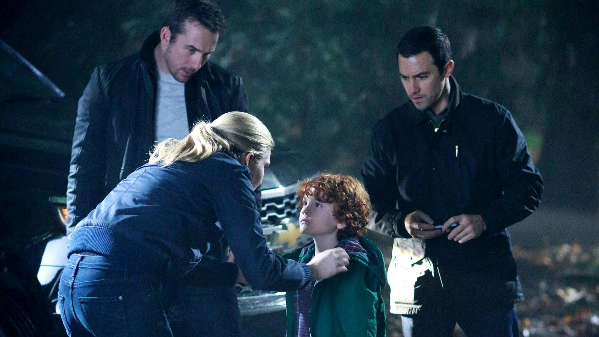 The Whispers - episódio 1x13