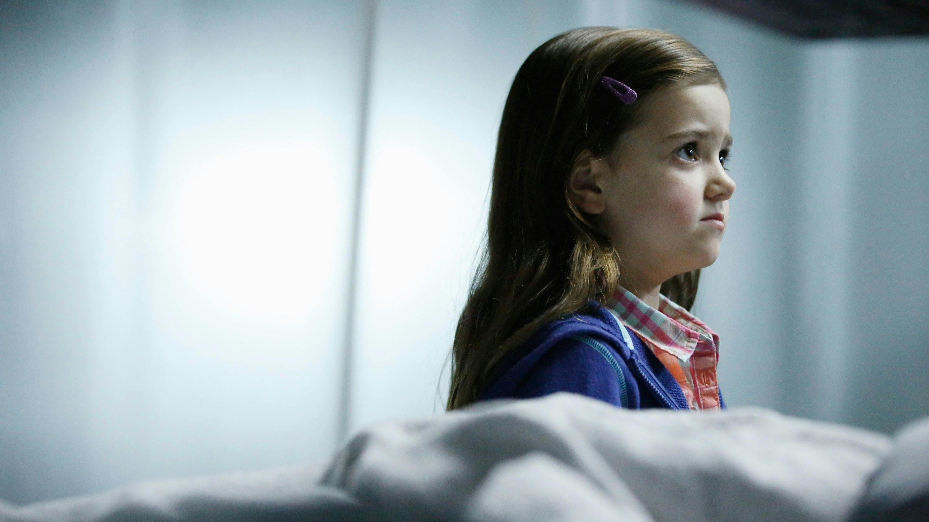 The Whispers - episódio 1x1