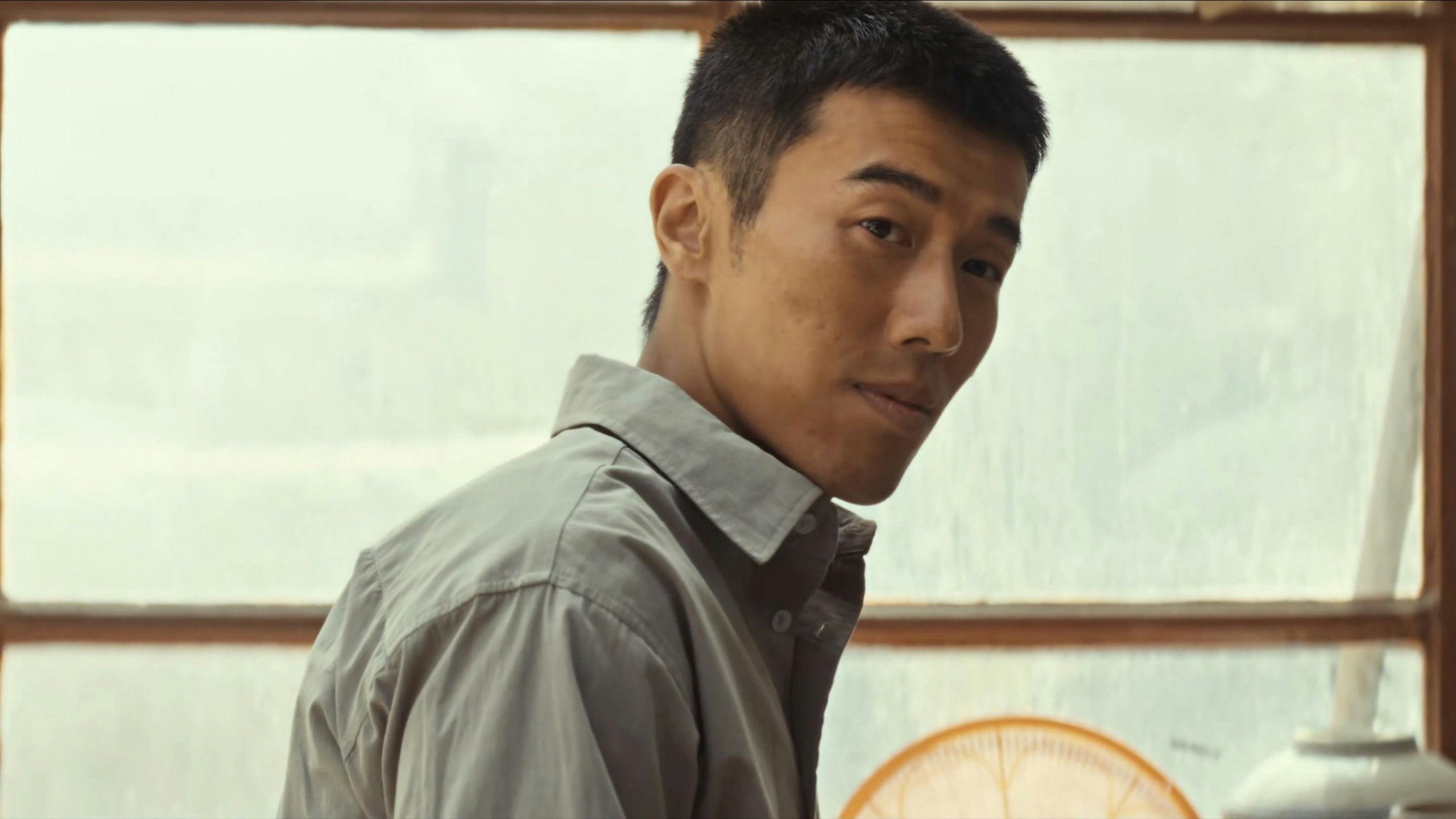 Born to Be Alive backdrop