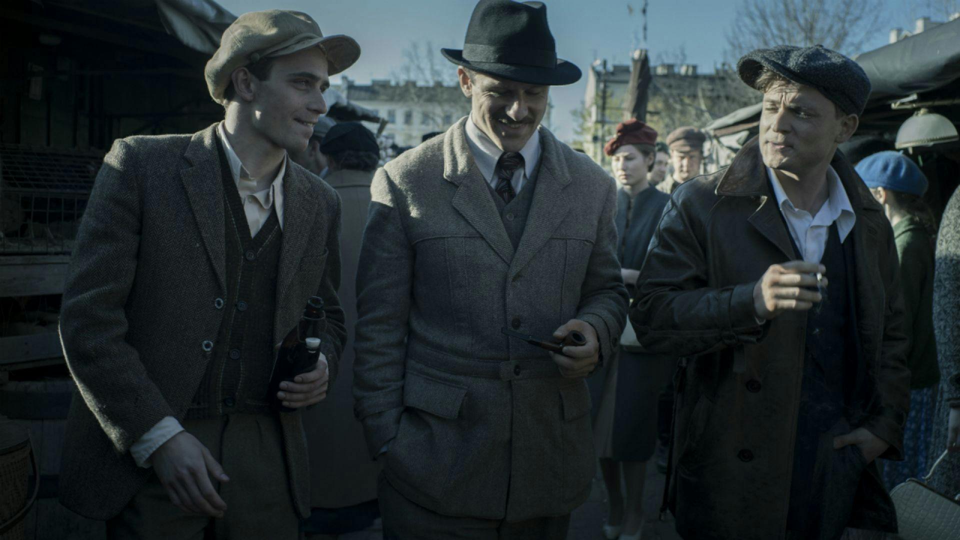 Homens e Deuses backdrop