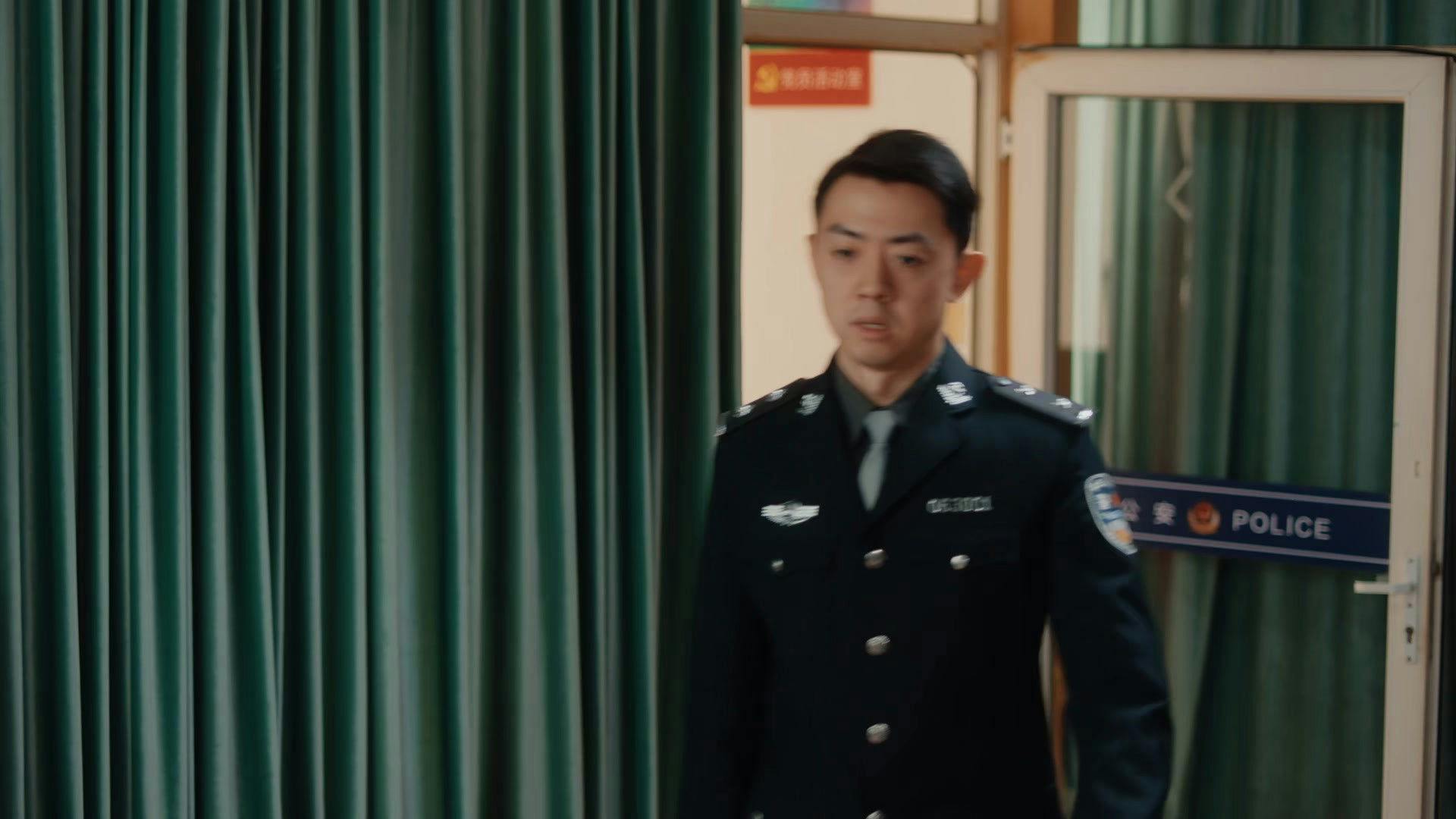 Reborn in 2000: Crush on My Deskmate backdrop