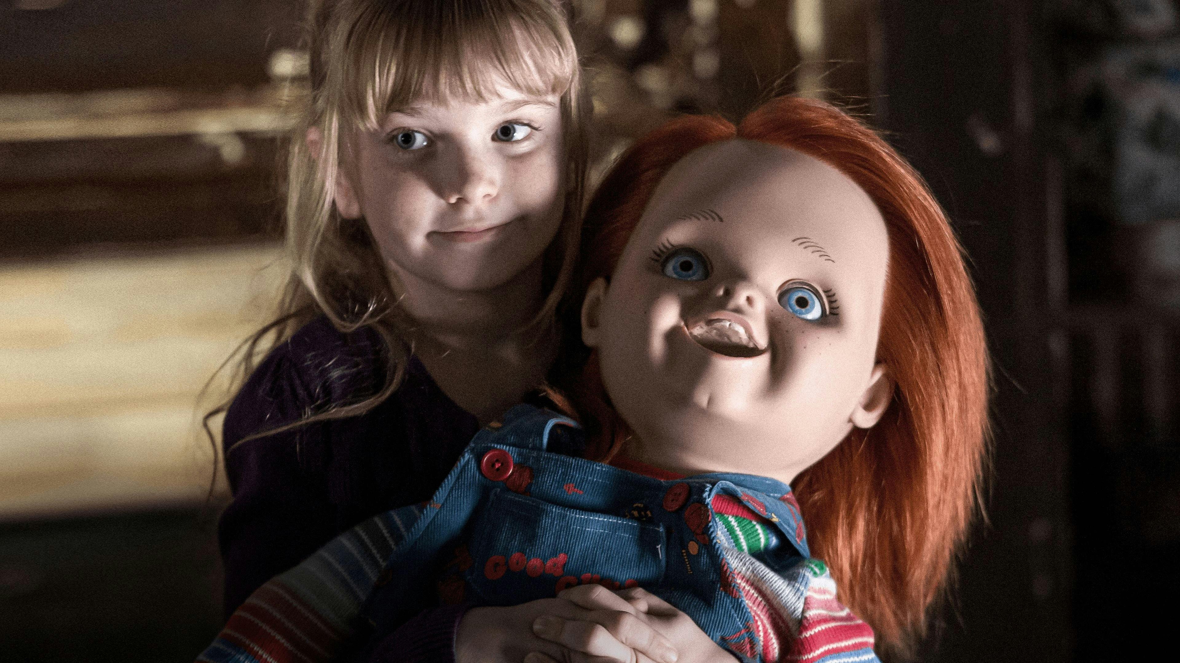 A Maldição de Chucky backdrop