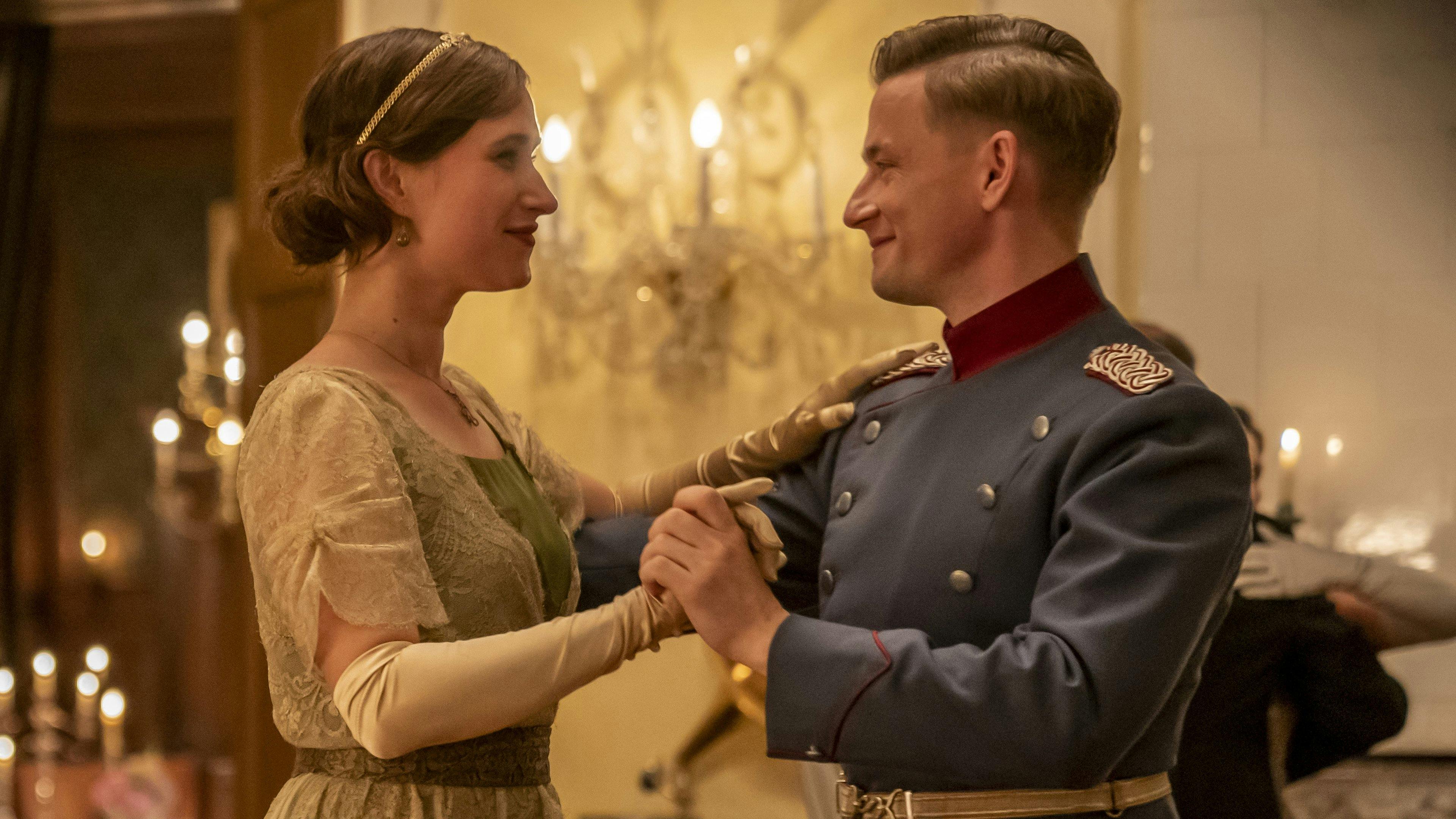 Orgulho e Compaixão backdrop