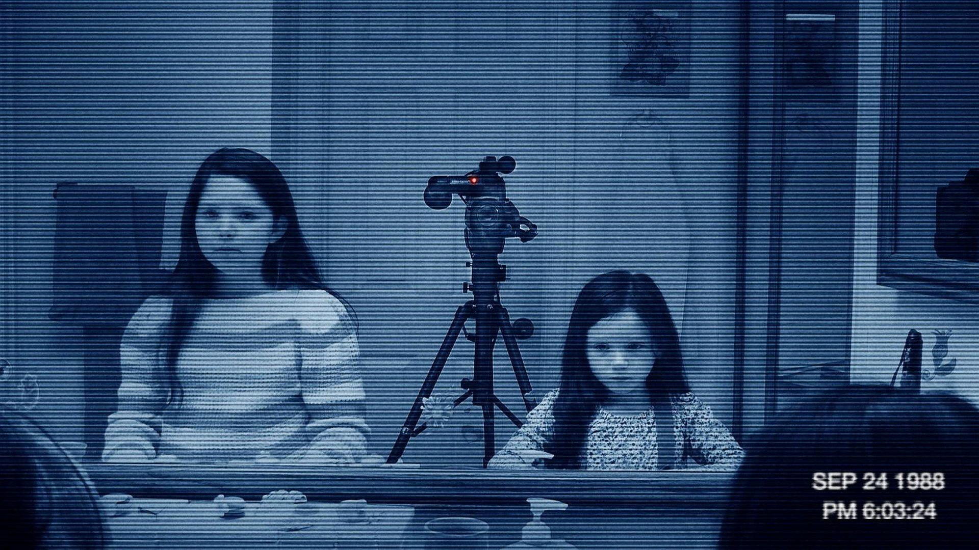Atividade Paranormal 3 backdrop