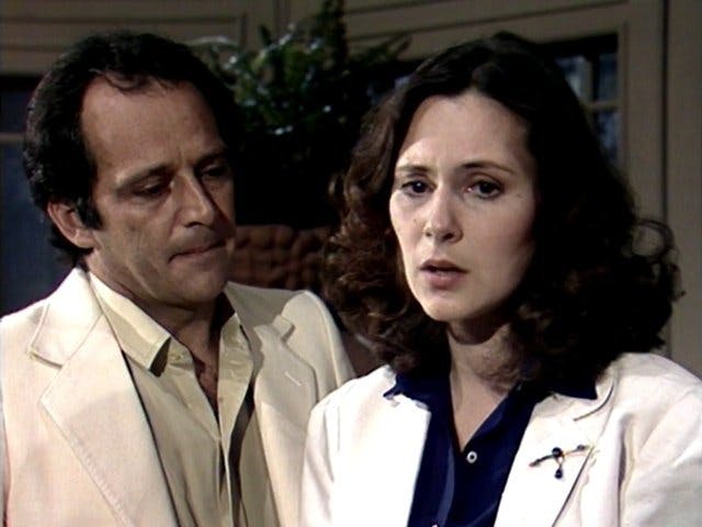 Plumas & Paetês - episódio 1x16