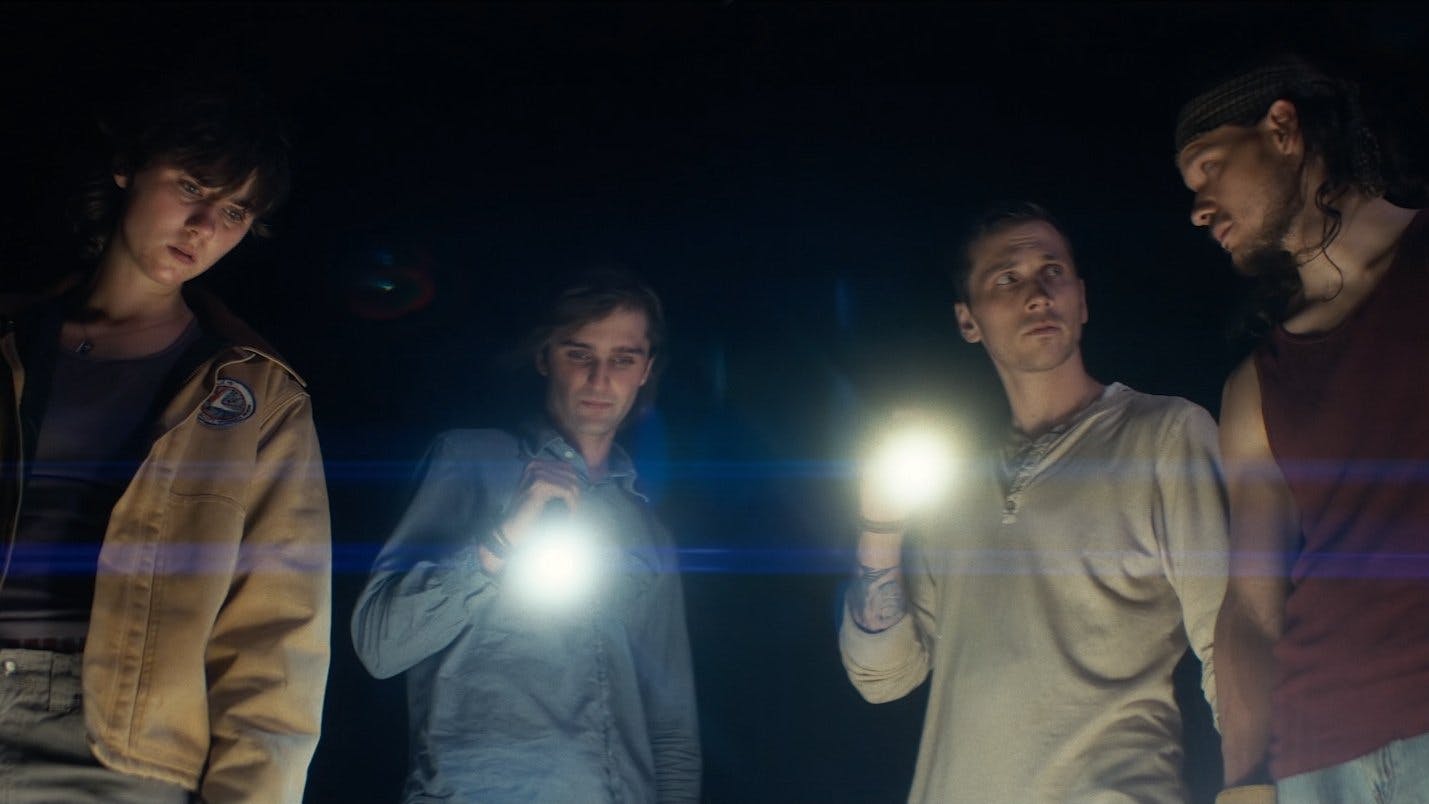 A Maldição da Primeira Colheita backdrop