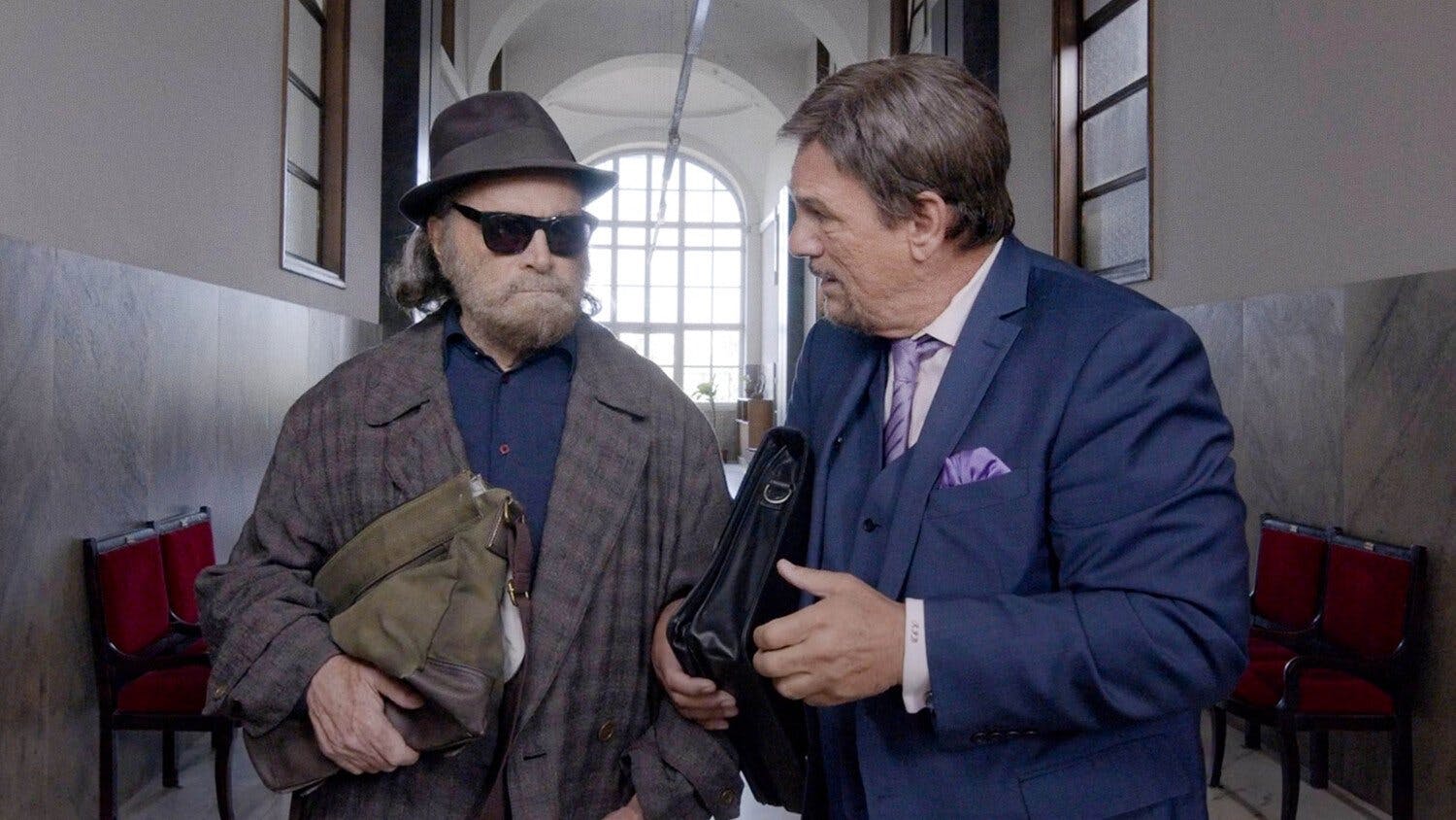 O Homem Que Desenhou Deus backdrop