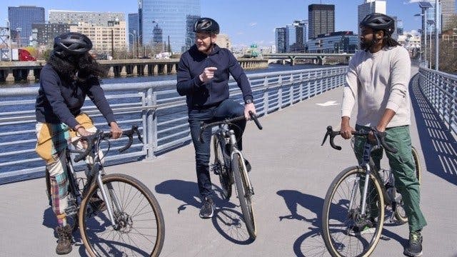 Gordon Ramsay: Serviço Secreto backdrop