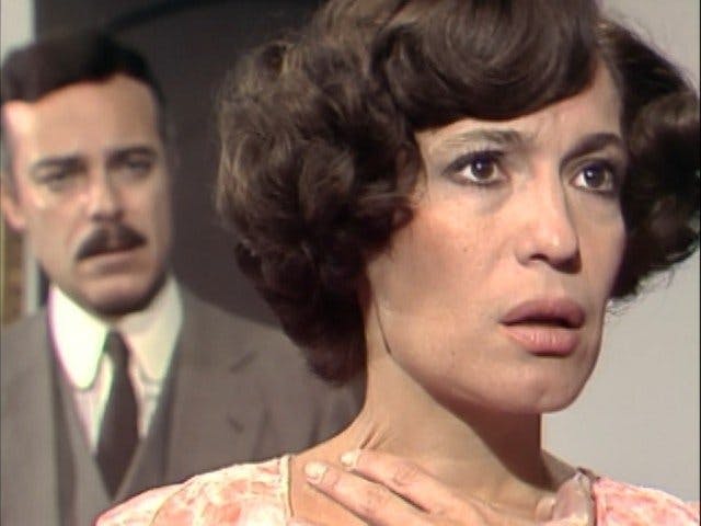A Sucessora - episódio 1x51
