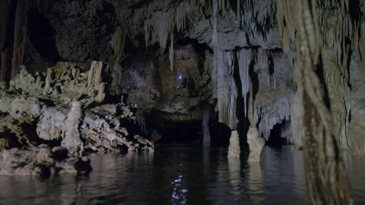 Cidades Ocultas backdrop
