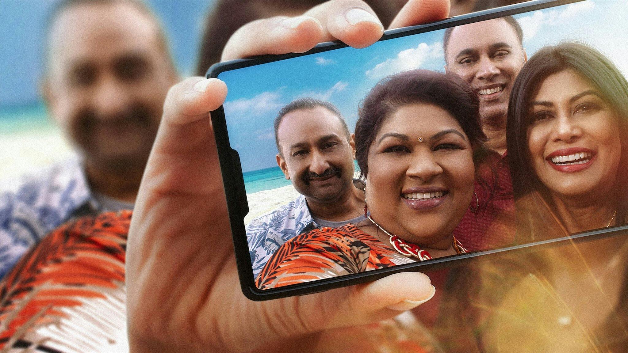 Kandasamys: A Viagem backdrop