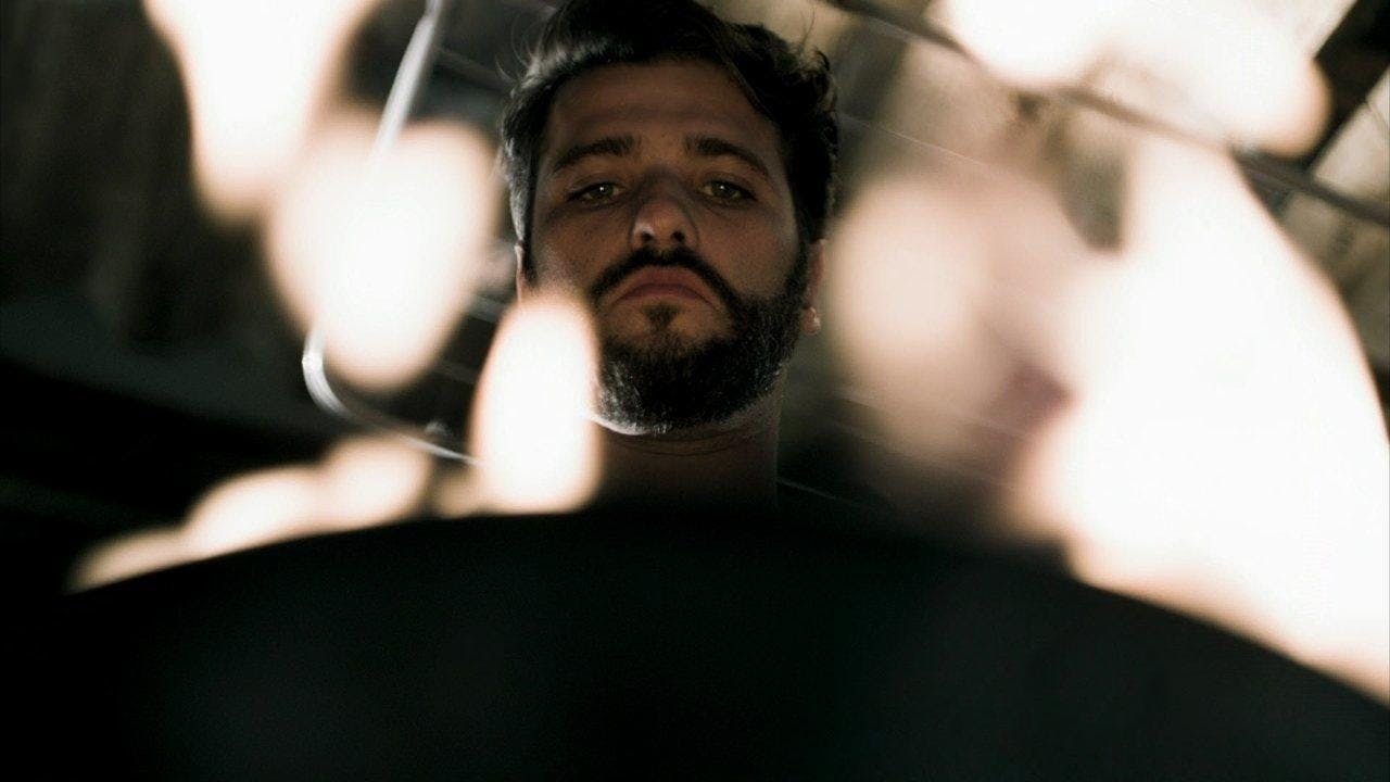 Dupla Identidade - episódio 1x6