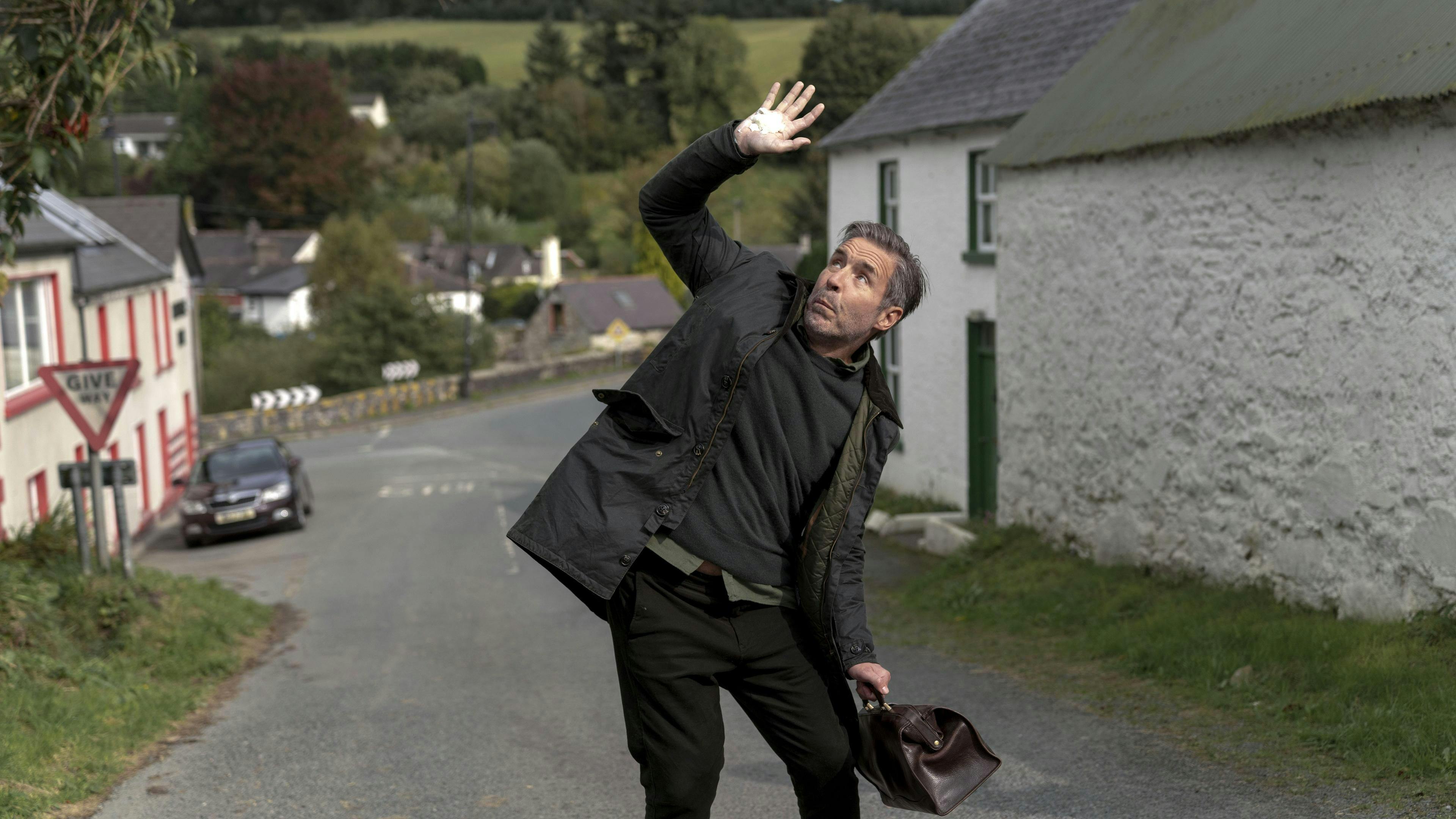 Small Town, Big Story - episódio 1x1