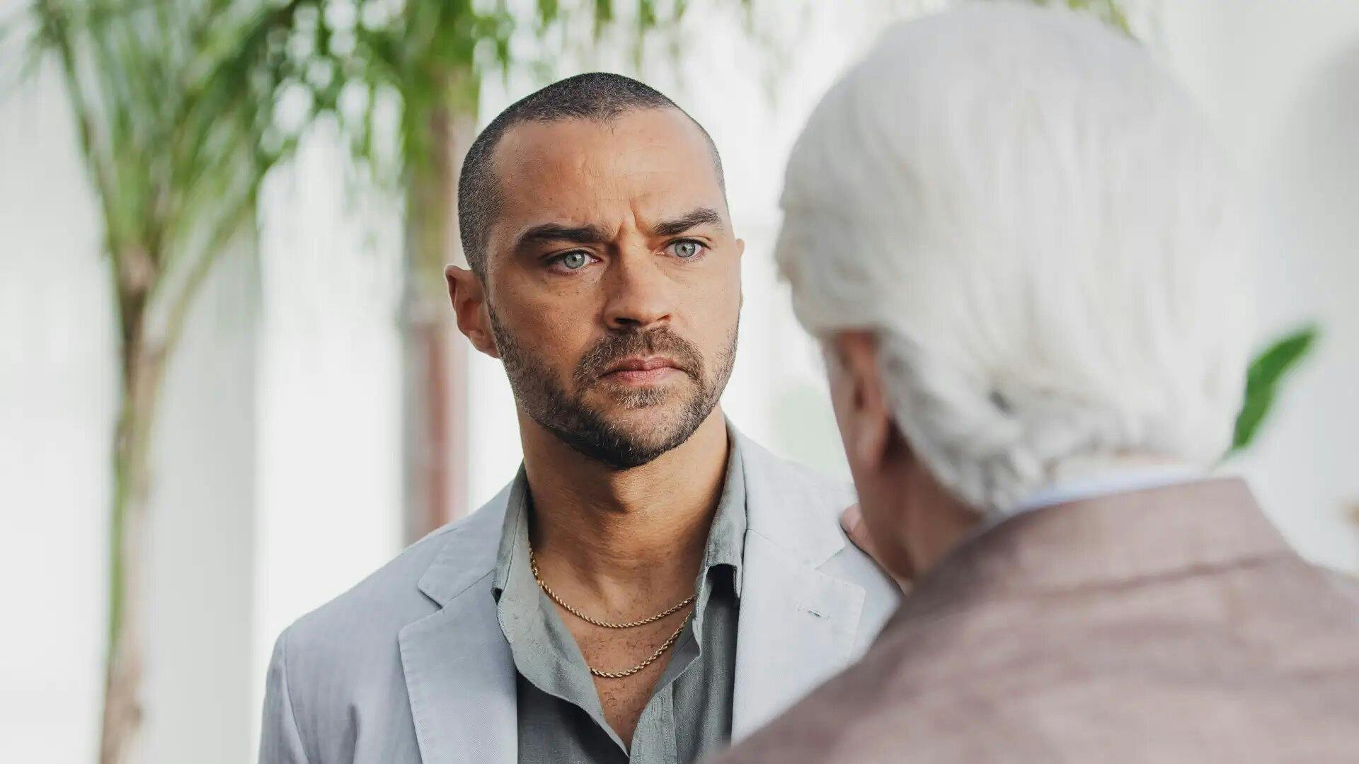 Hotel Costiera - episódio 1x1