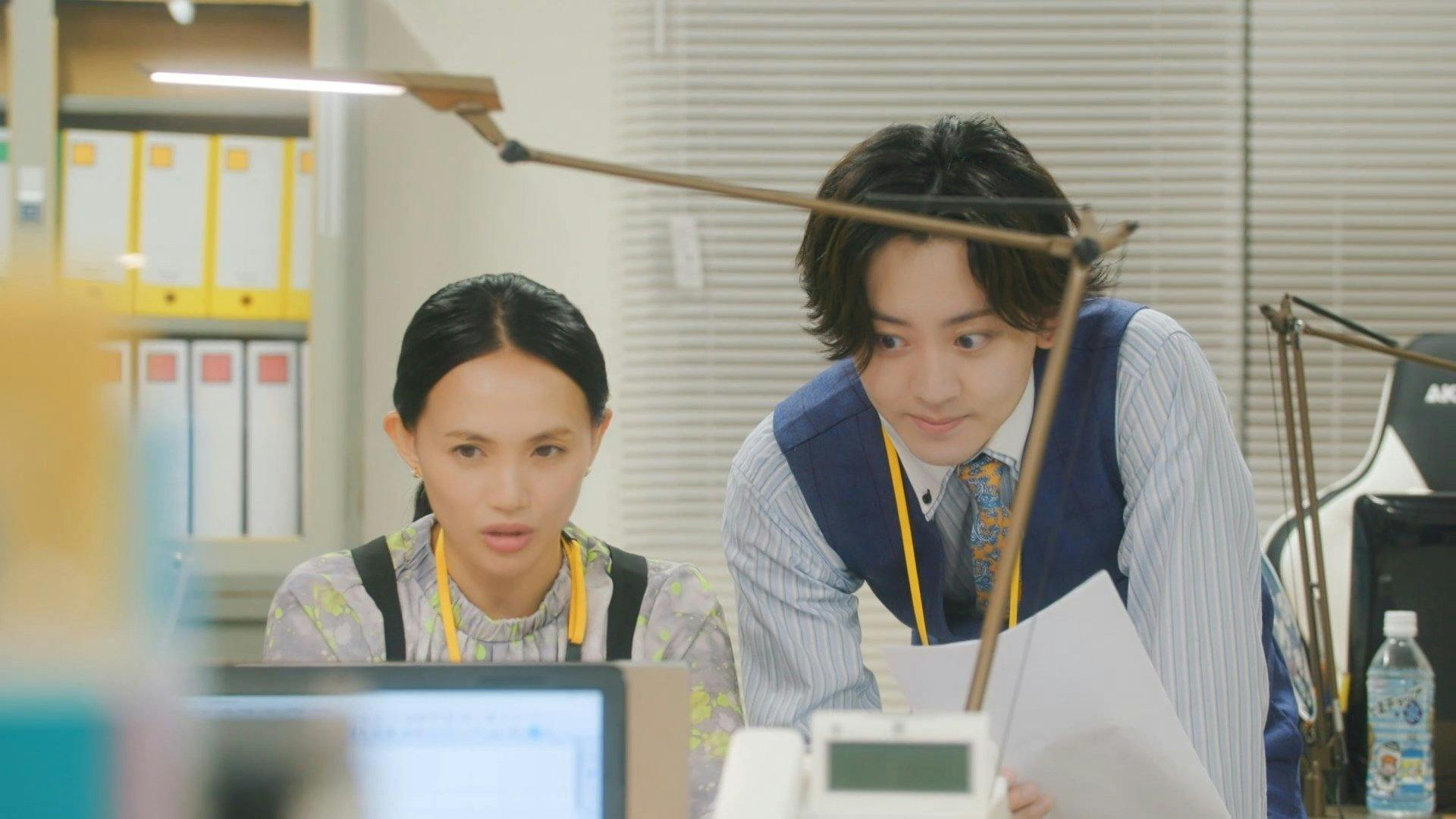 Two Office Workers Who Are Too Poisonous For One's Eyes - episódio 1x11