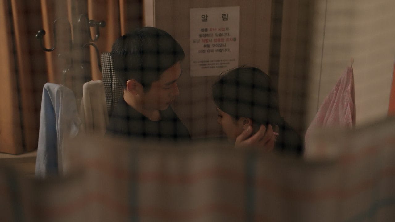 Something in the Rain - episódio 1x8