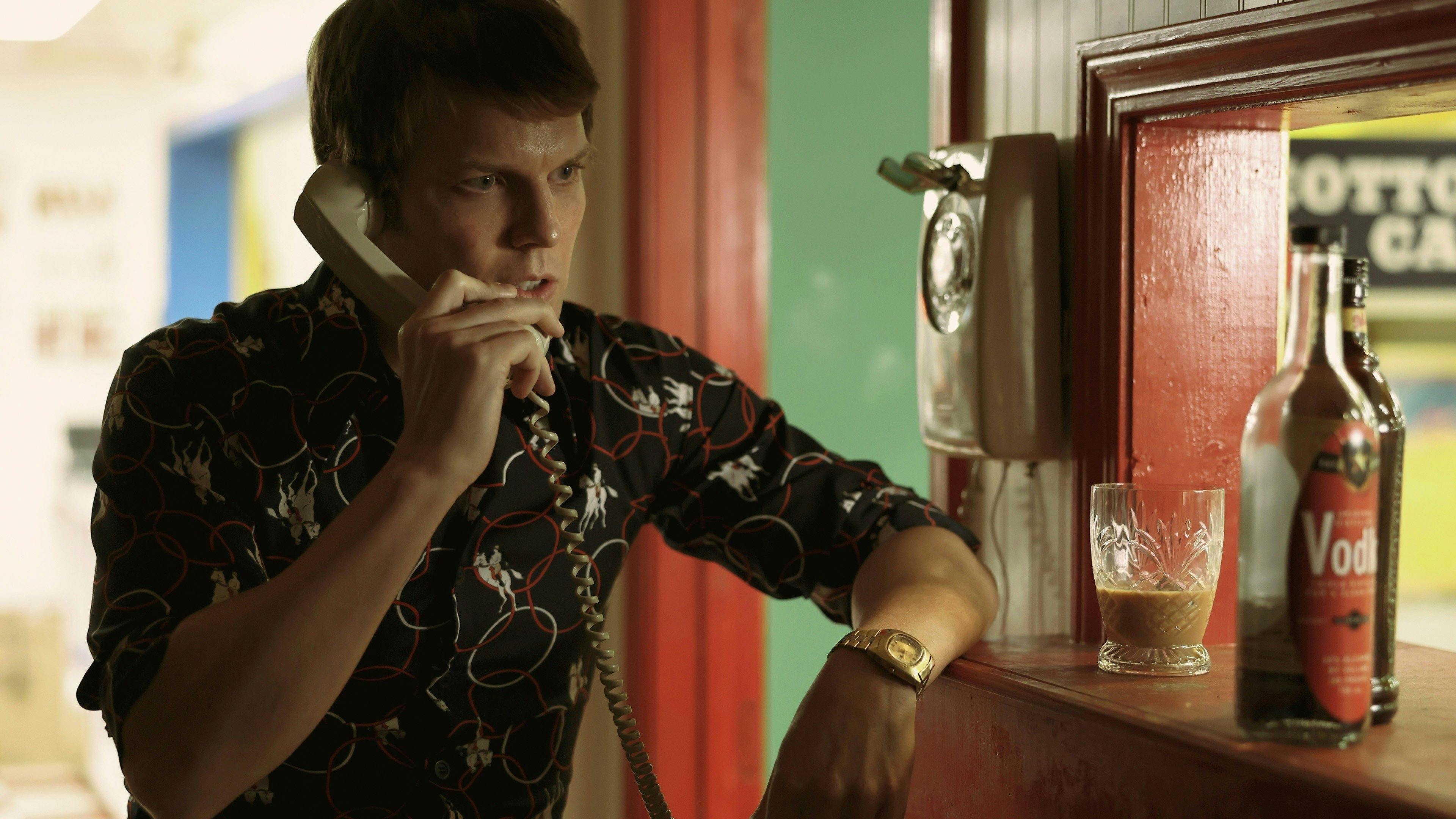 A Friend of the Family - episódio 1x6