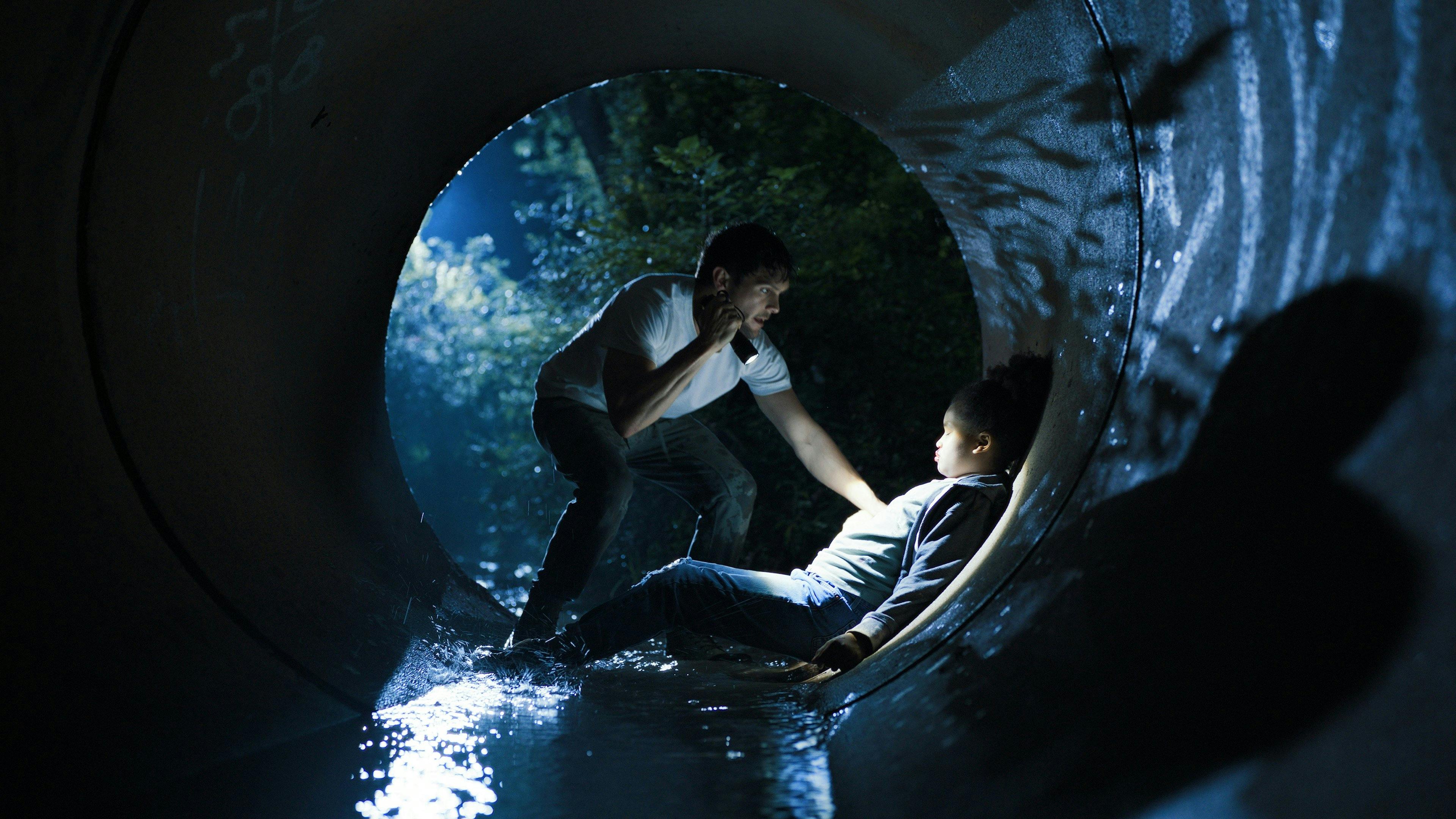 Infância Sombria backdrop