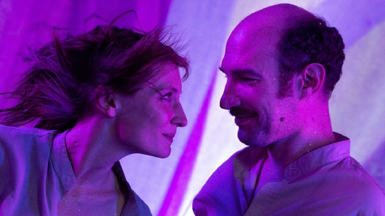 A (Ex)periência do Amor backdrop