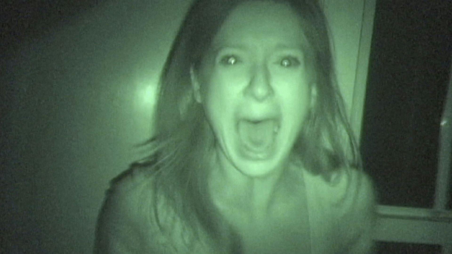 Fatos Estranhos backdrop