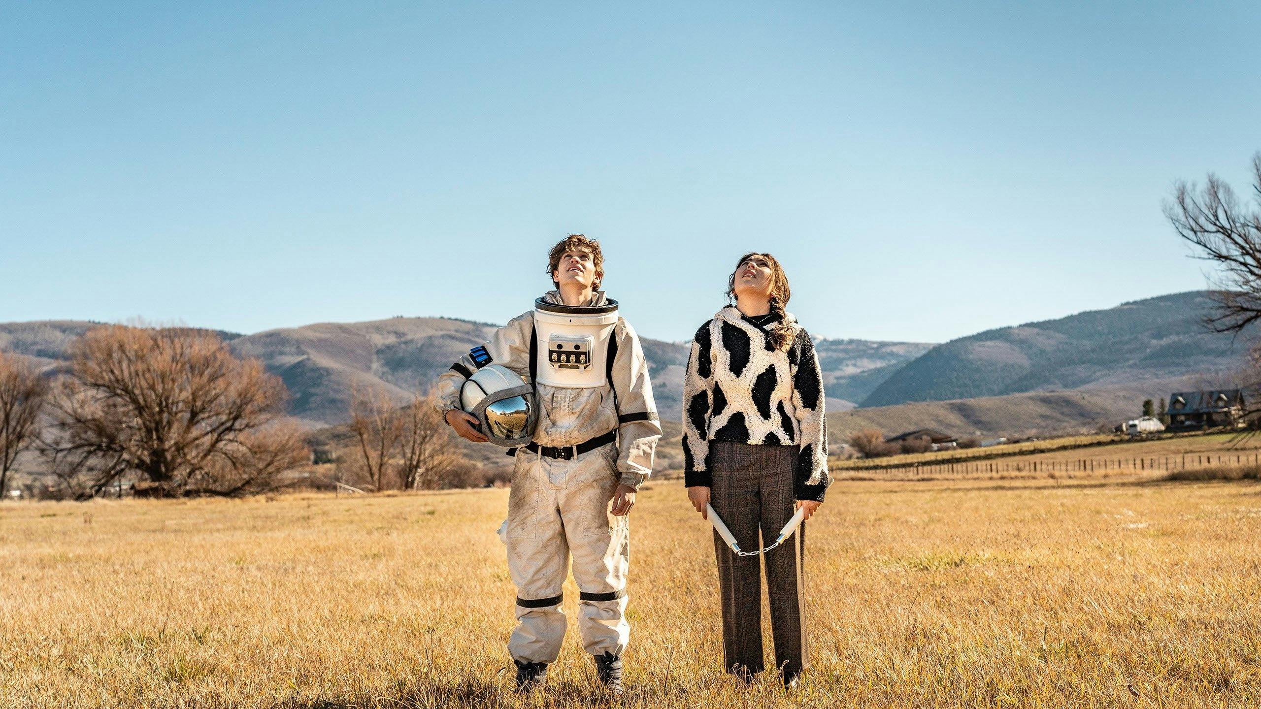 Meus Pais Foram Abduzidos (e Agora Me Sinto um Completo Estranho) backdrop