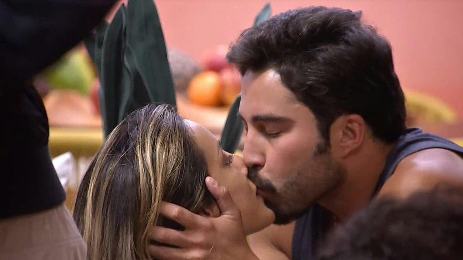 Túnel do Amor - episódio 1x10