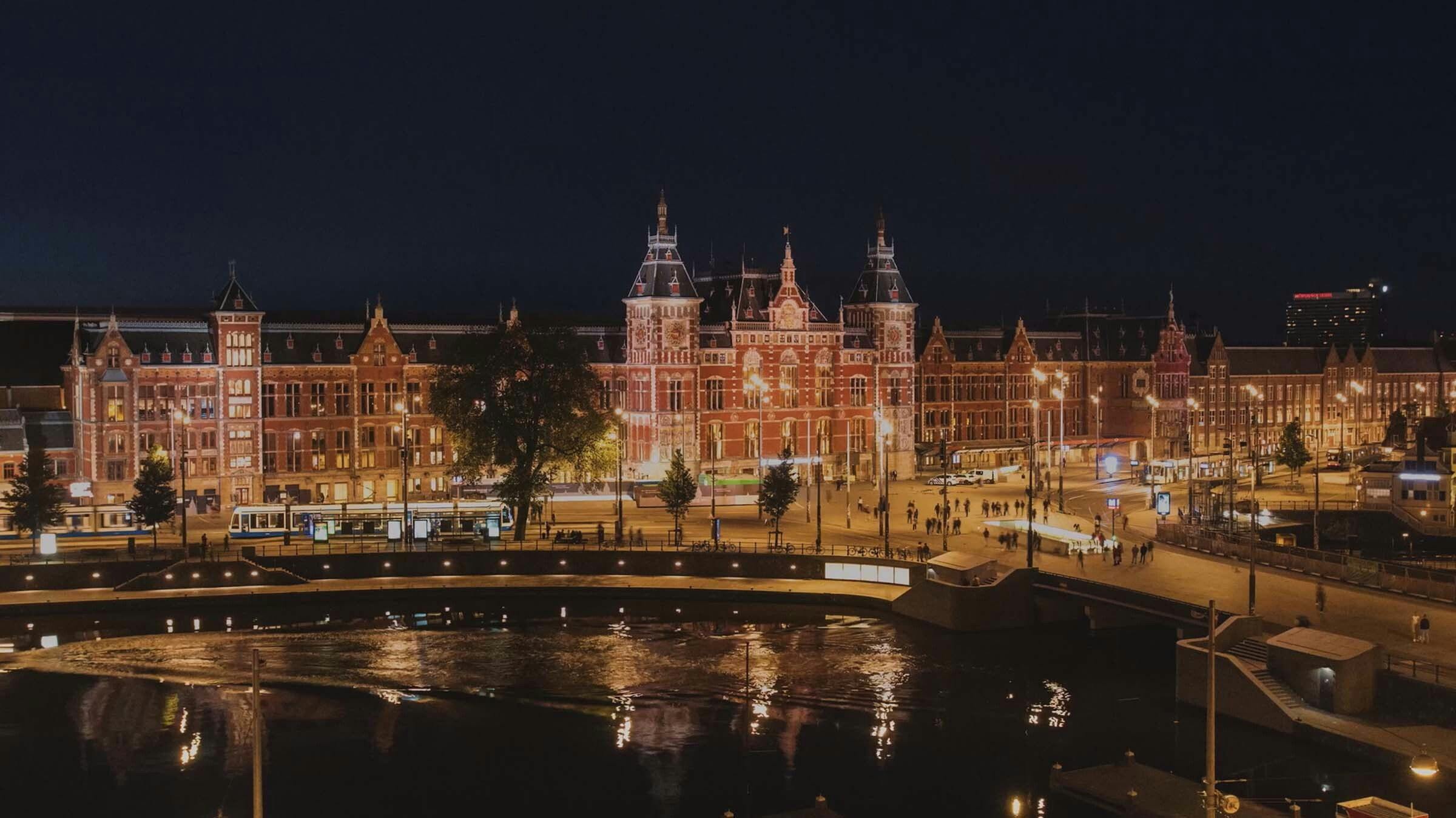 Amsterdam Central 24/7 backdrop