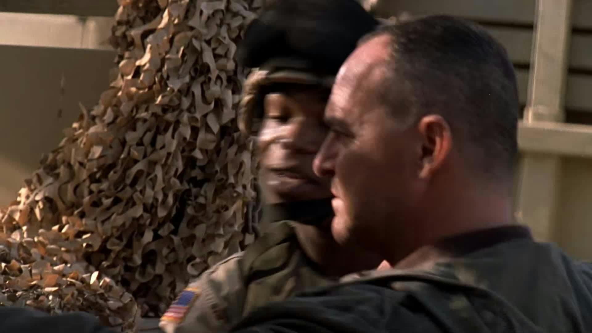 Over There - episódio 1x10