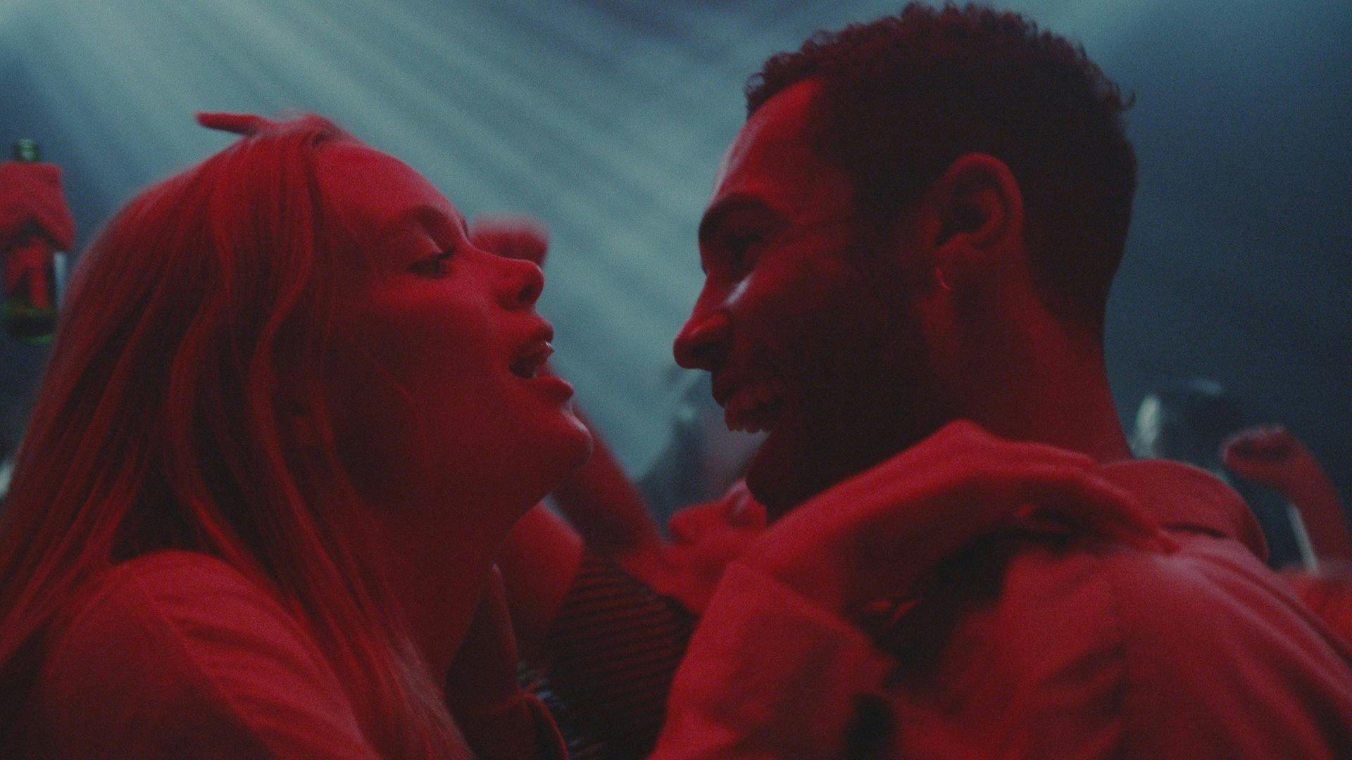 Sexo a três - episódio 1x4