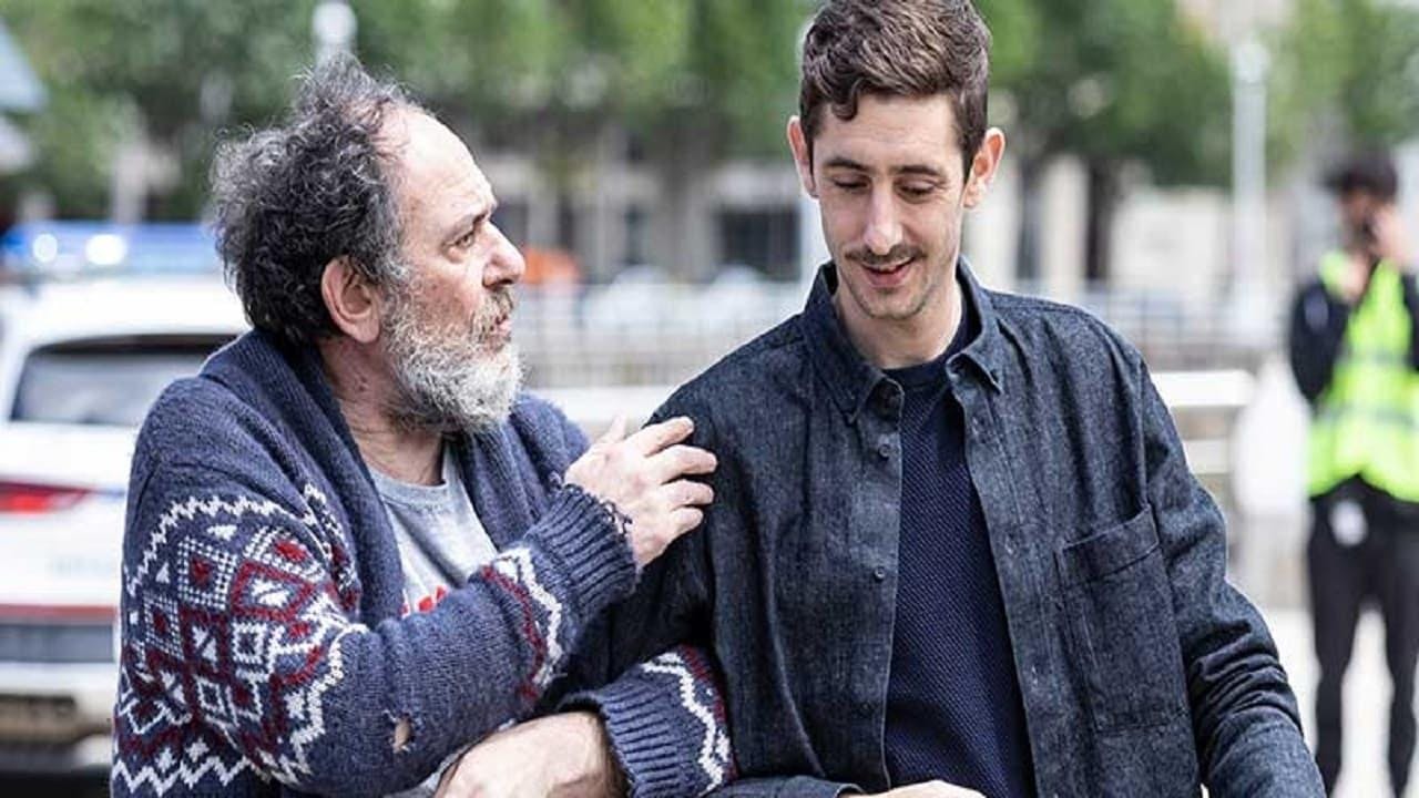 Tal Pai, Tal Filho backdrop