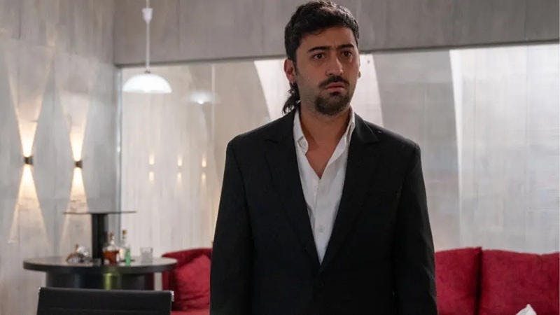 Novo Rico, Novo Pobre - episódio 1x23