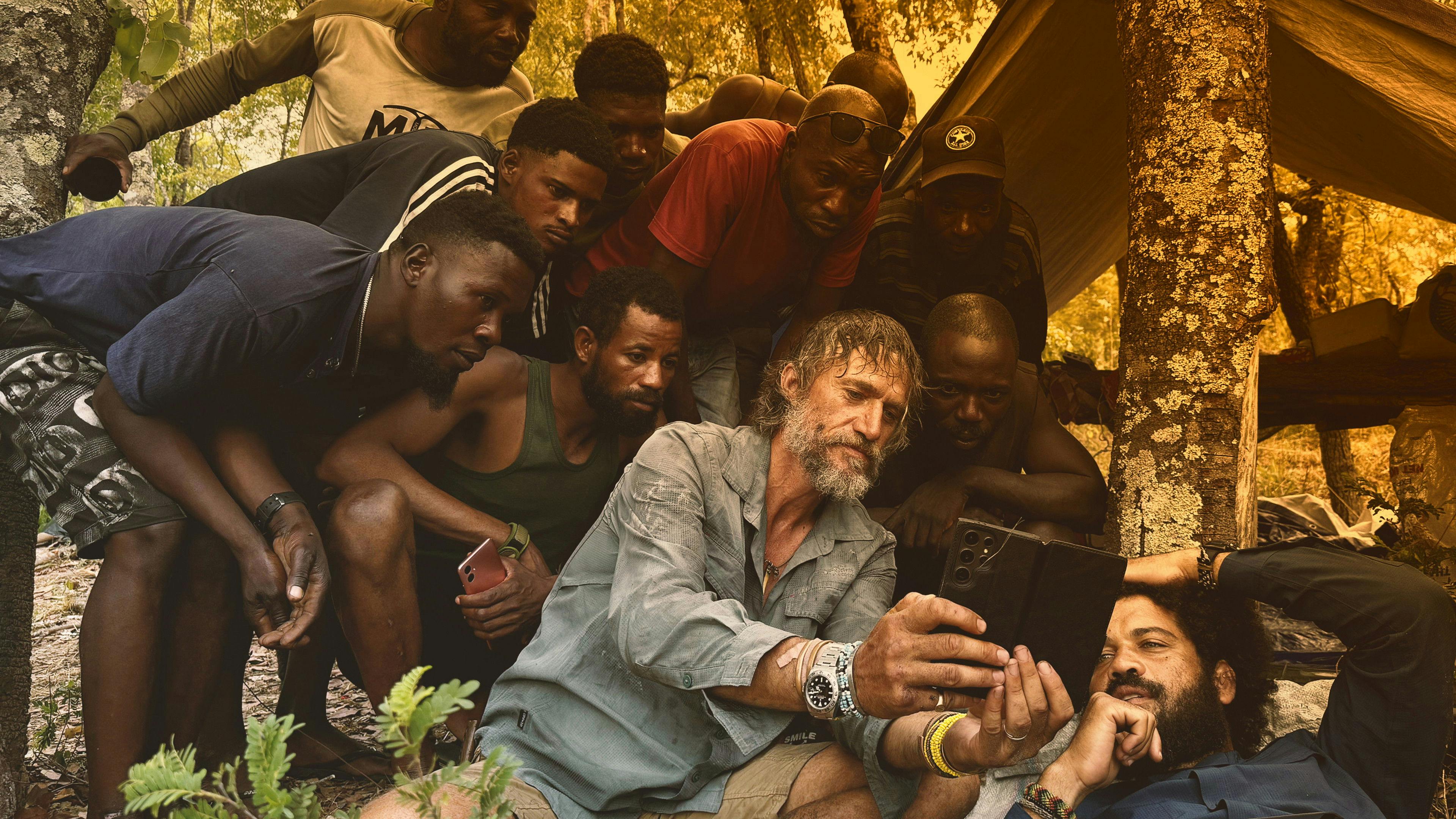 Elefantes Fantasmas backdrop