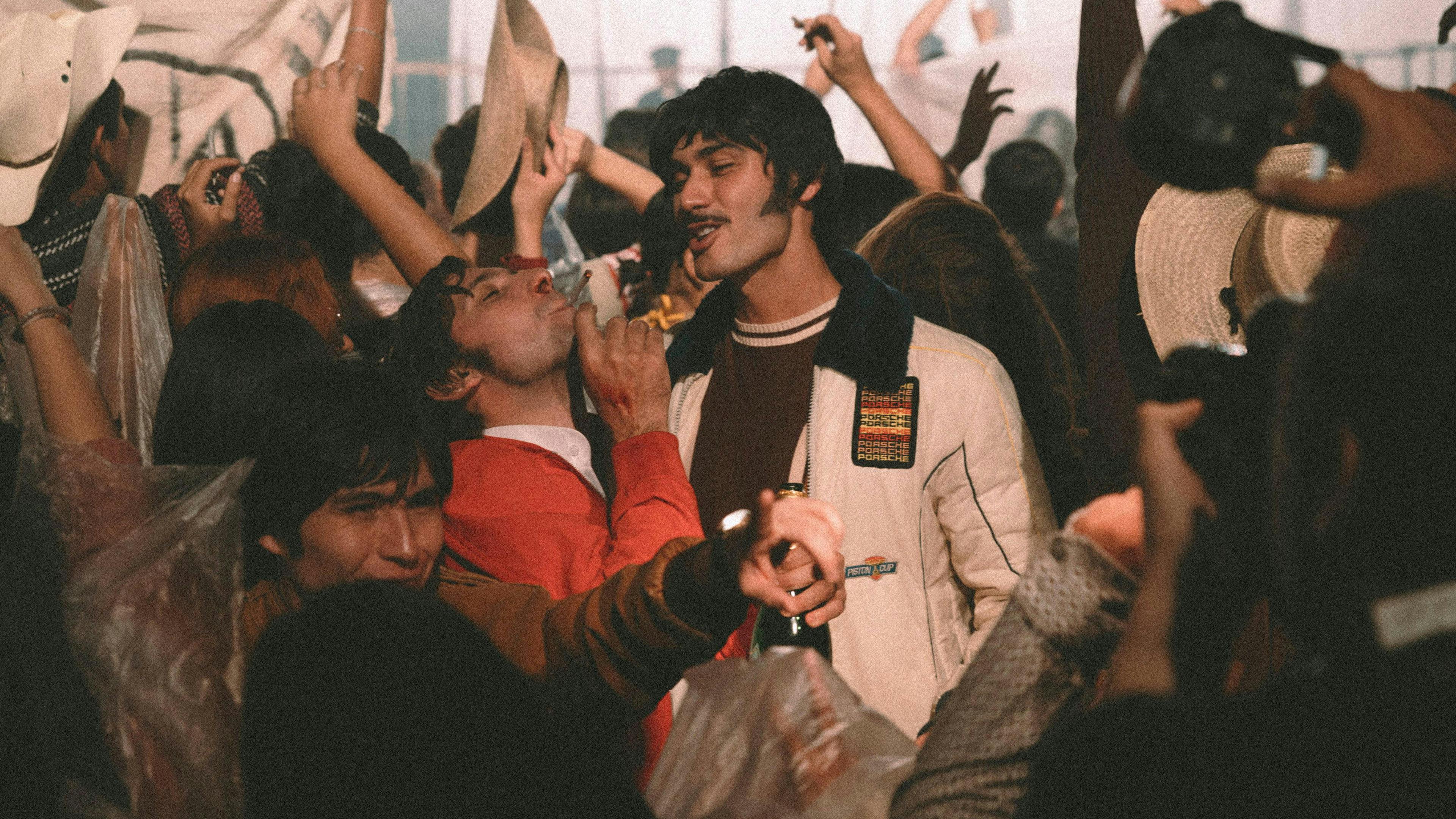 Autos, Mota y Rocanrol backdrop