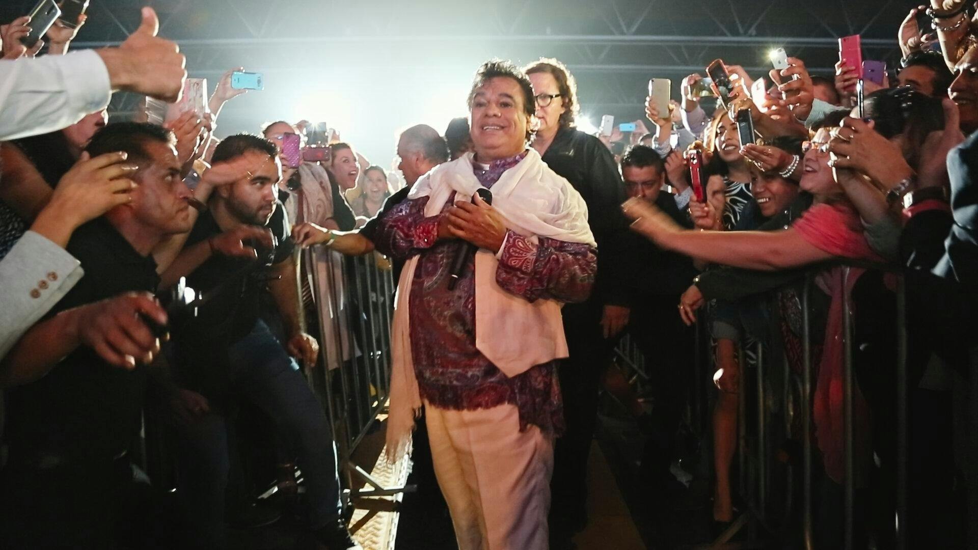 Juan Gabriel: Devo, Posso e Quero backdrop
